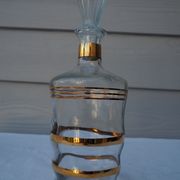 Golden liqueur service from the 1950s-1960s and its 12 glasses.