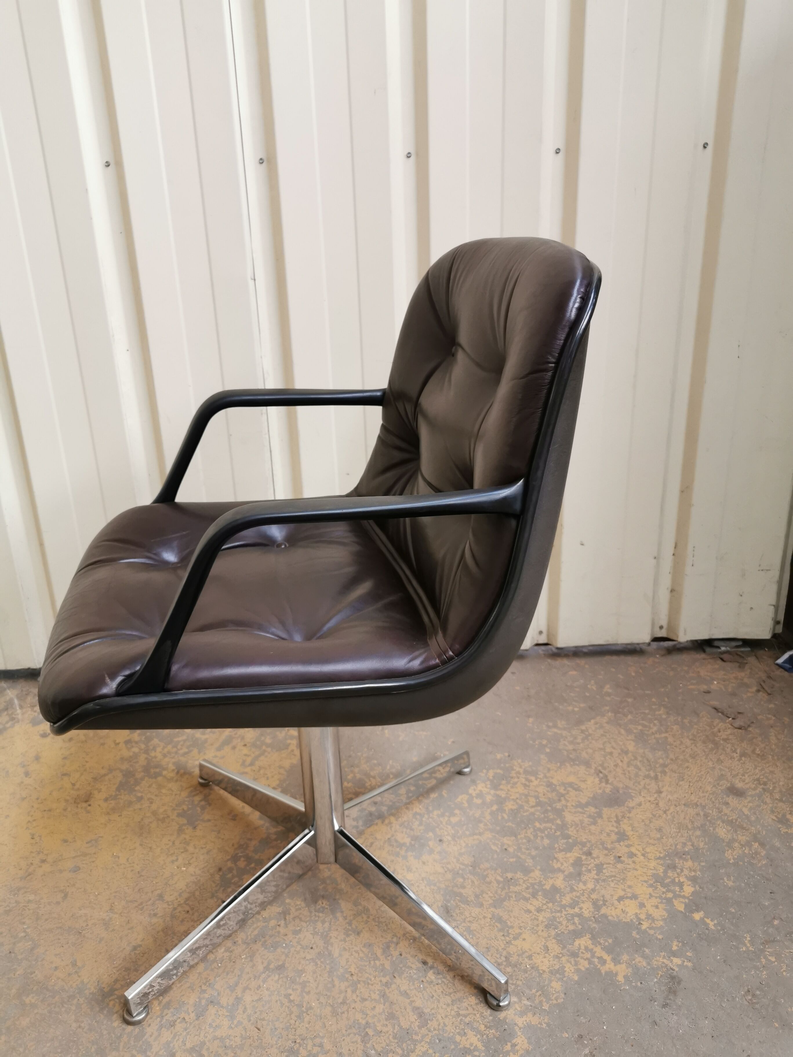 Leather Strafor office armchair