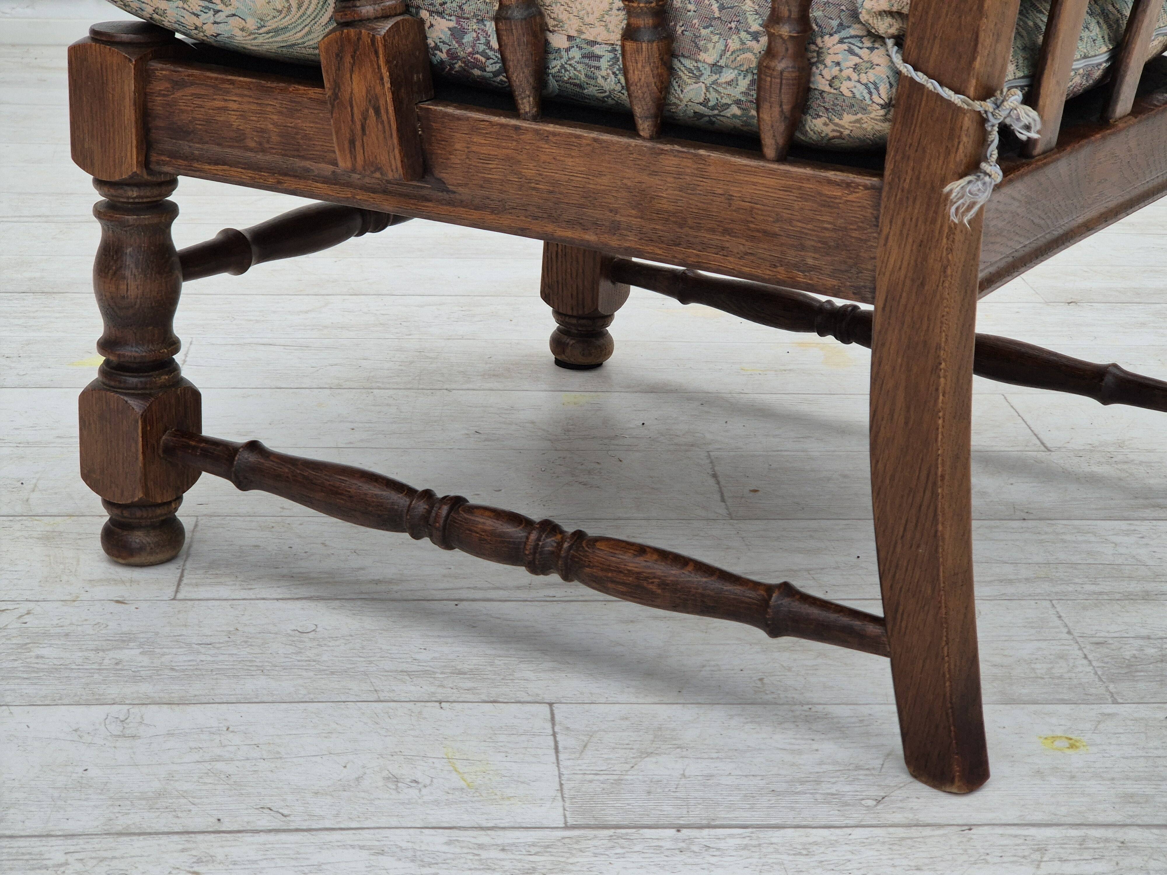 Années 1960, design danois, fauteuil à dossier haut par Regan Møbelfabrik, Aarhus, état d'origine.
