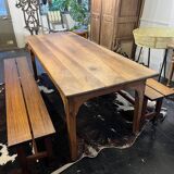 Farm table