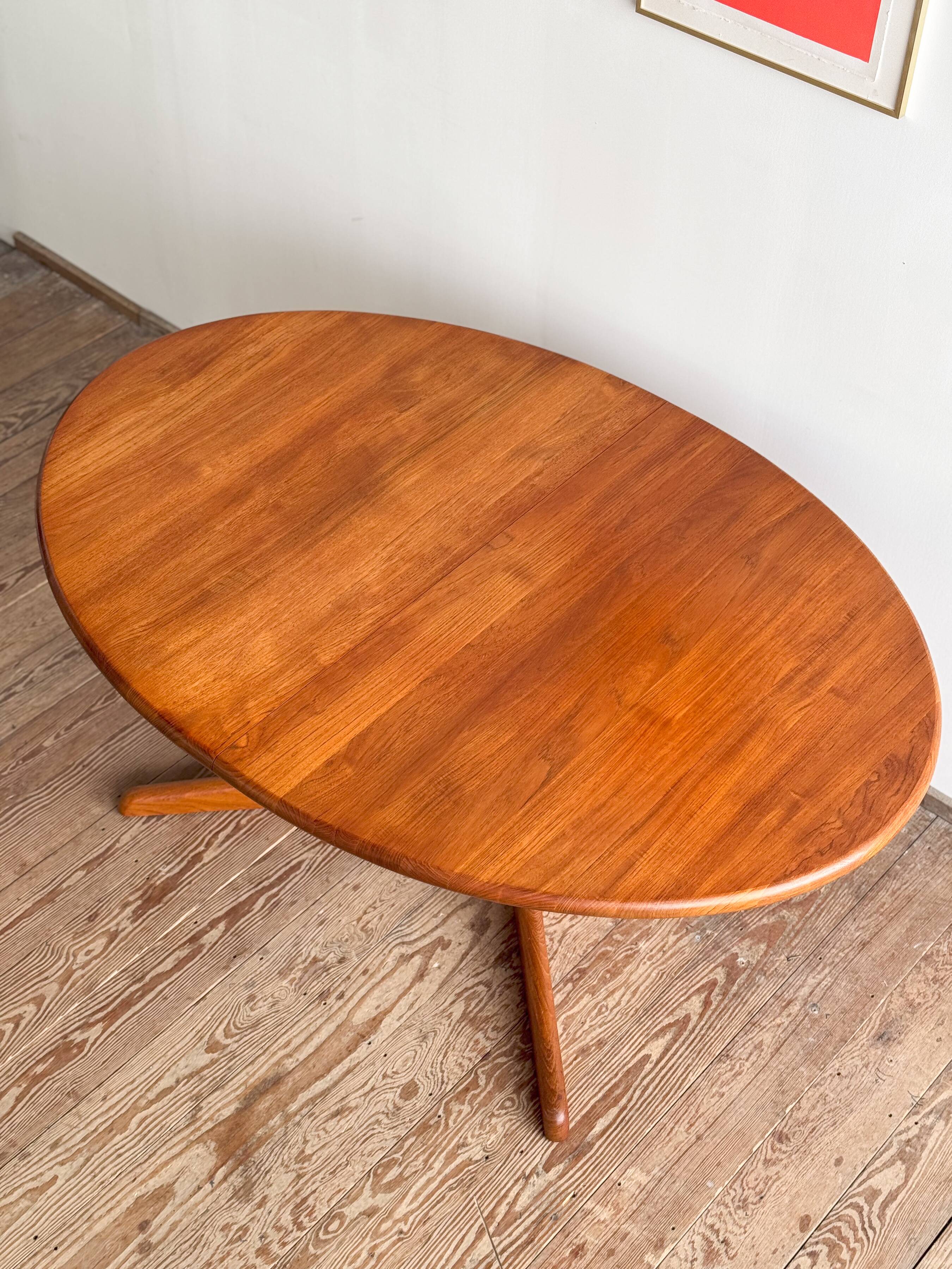 Grande table à manger scandinave vintage en teck massif, Danemark, 1970