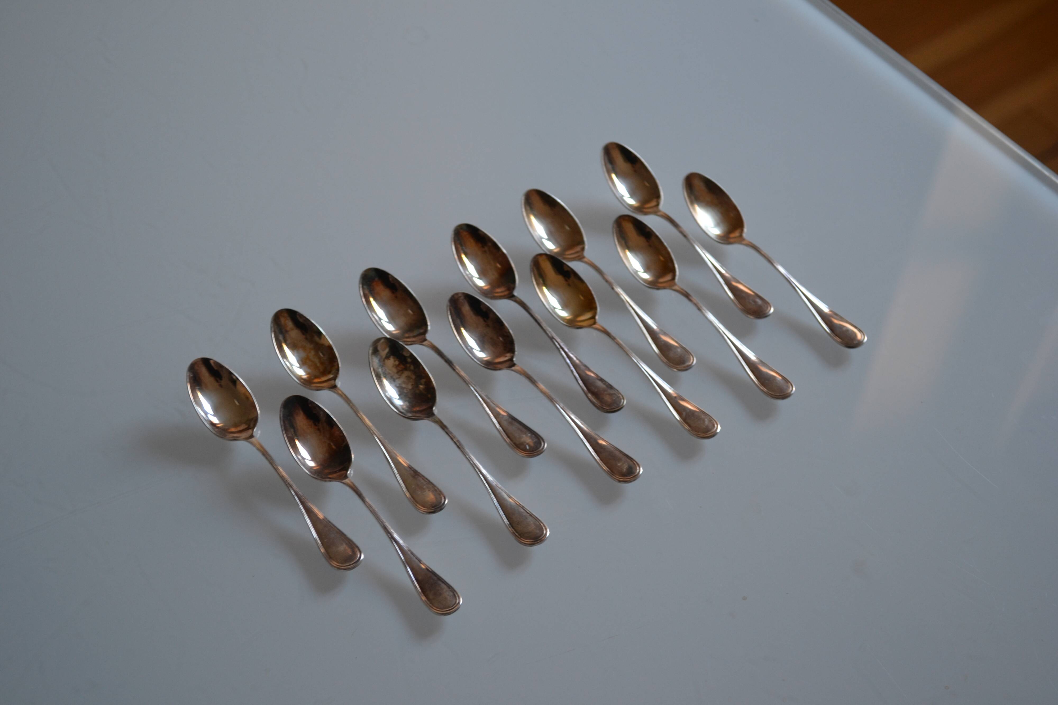 12 Silver-plated metal mocha spoons