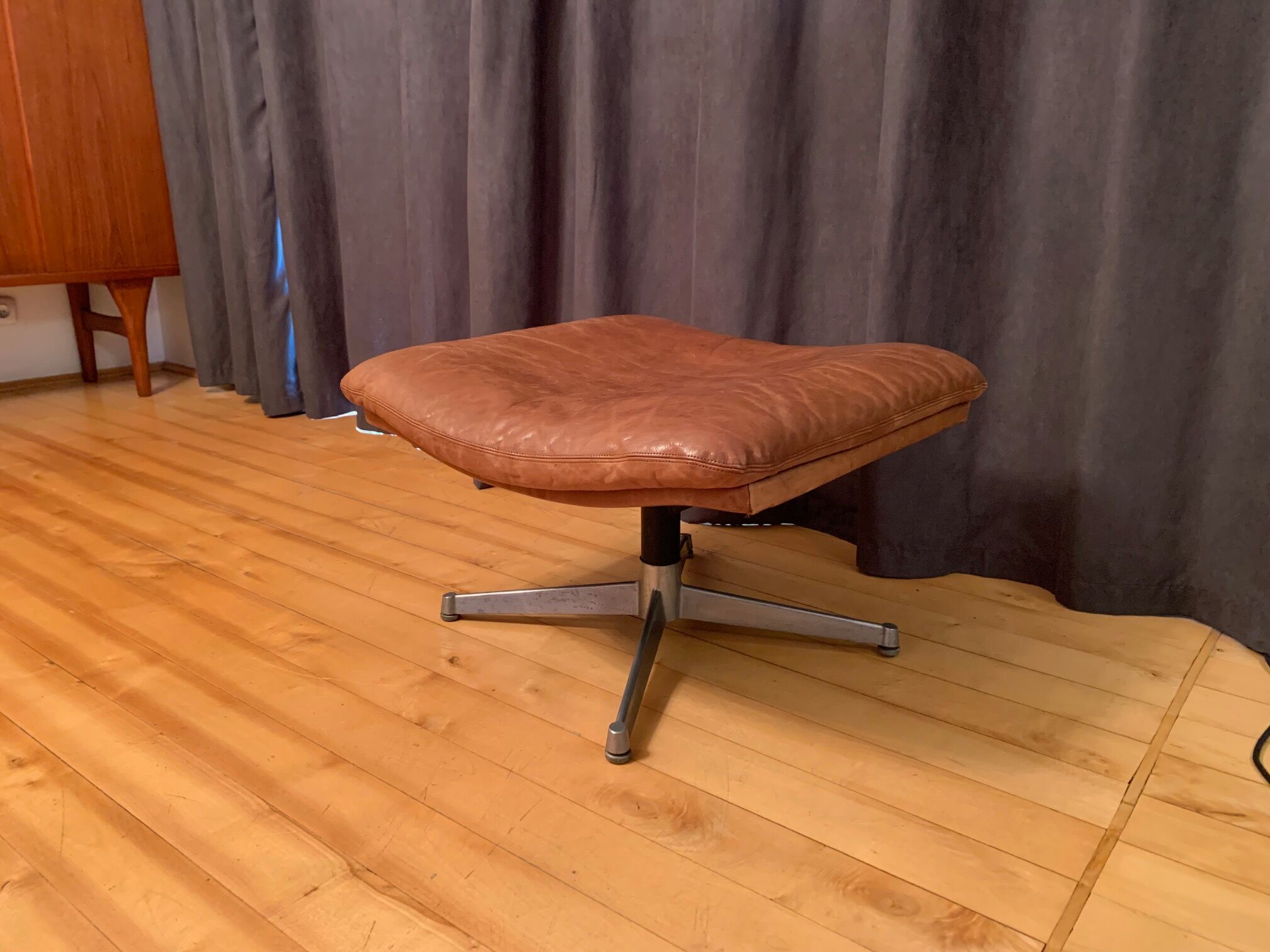 King footstool by Andre Vandenbeuck for Strässle International Switzerland 1960s