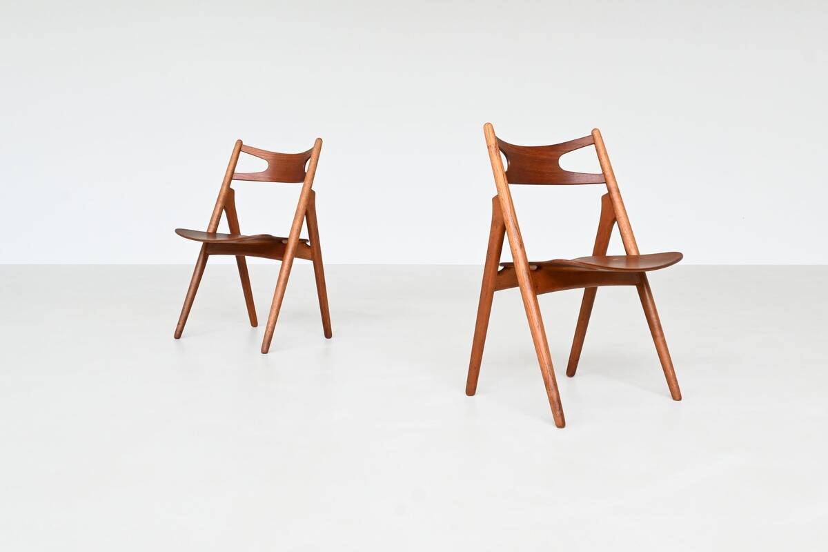 Hans Wegner Sawbuck CH29 dining chairs Carl Hansen & Son Denmark 1952