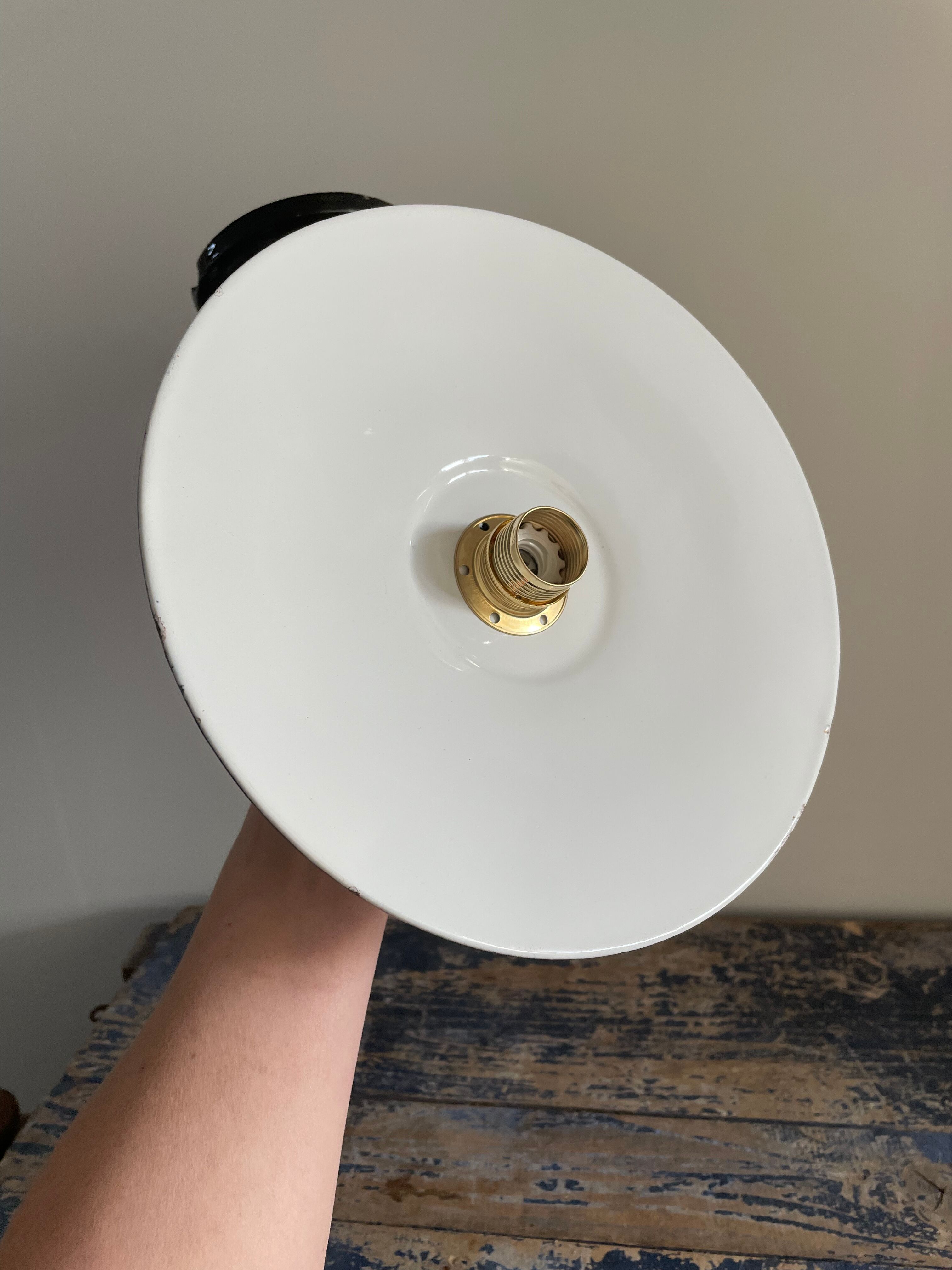 Vintage wall lamp in black enamelled sheet metal electrified to nine