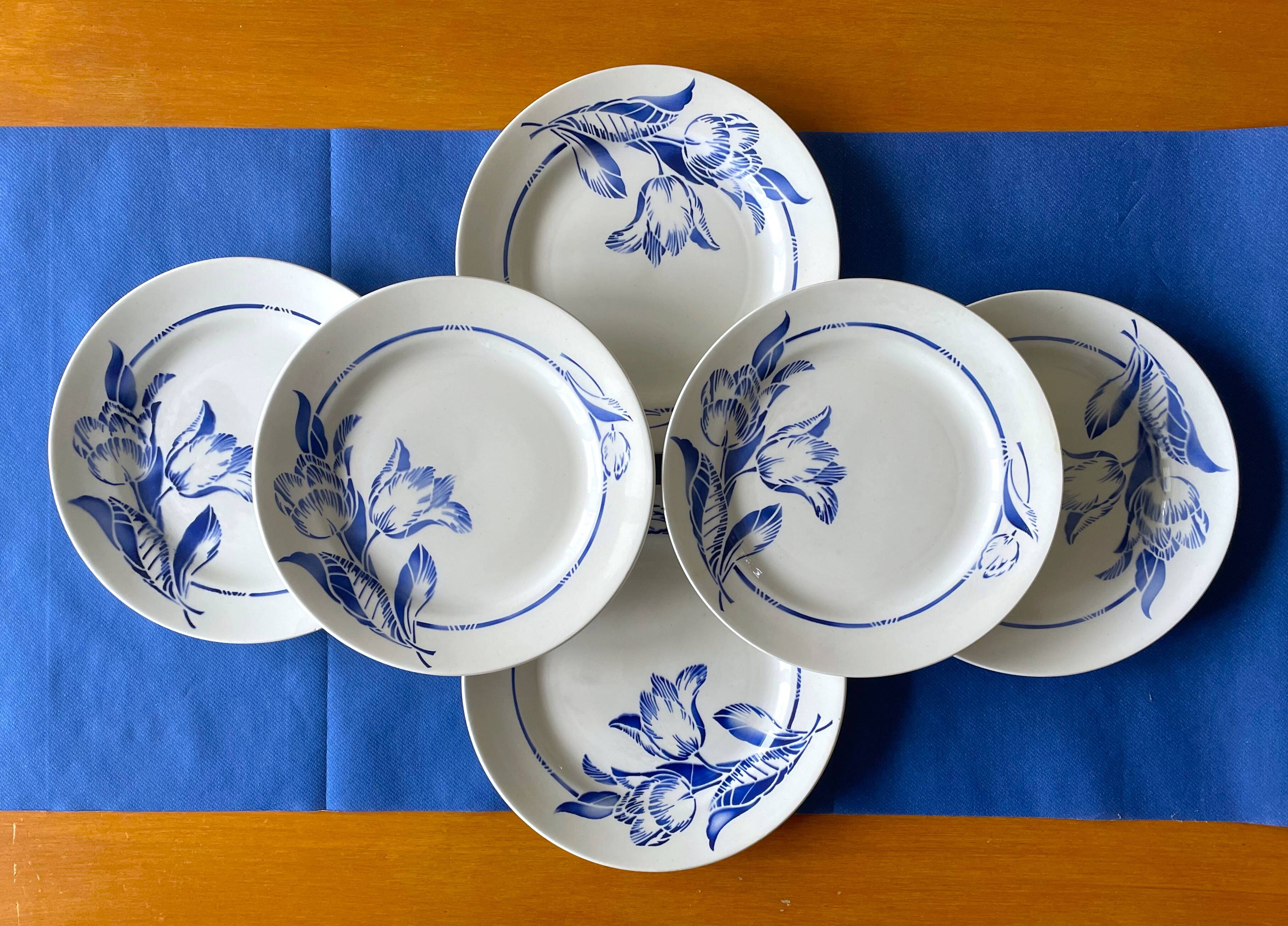 6 antique flat plates in Saint-Amand earthenware (Nord)