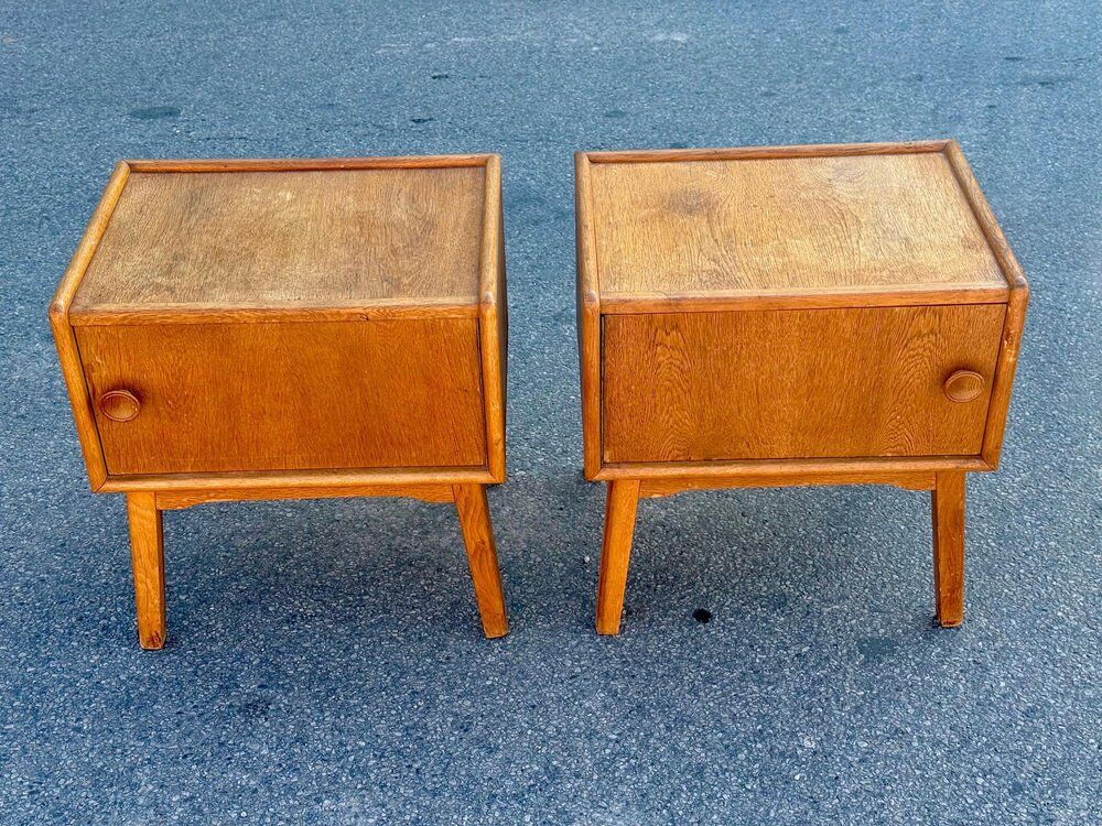 Set of 2 Danish oak bedside tables, 1940s