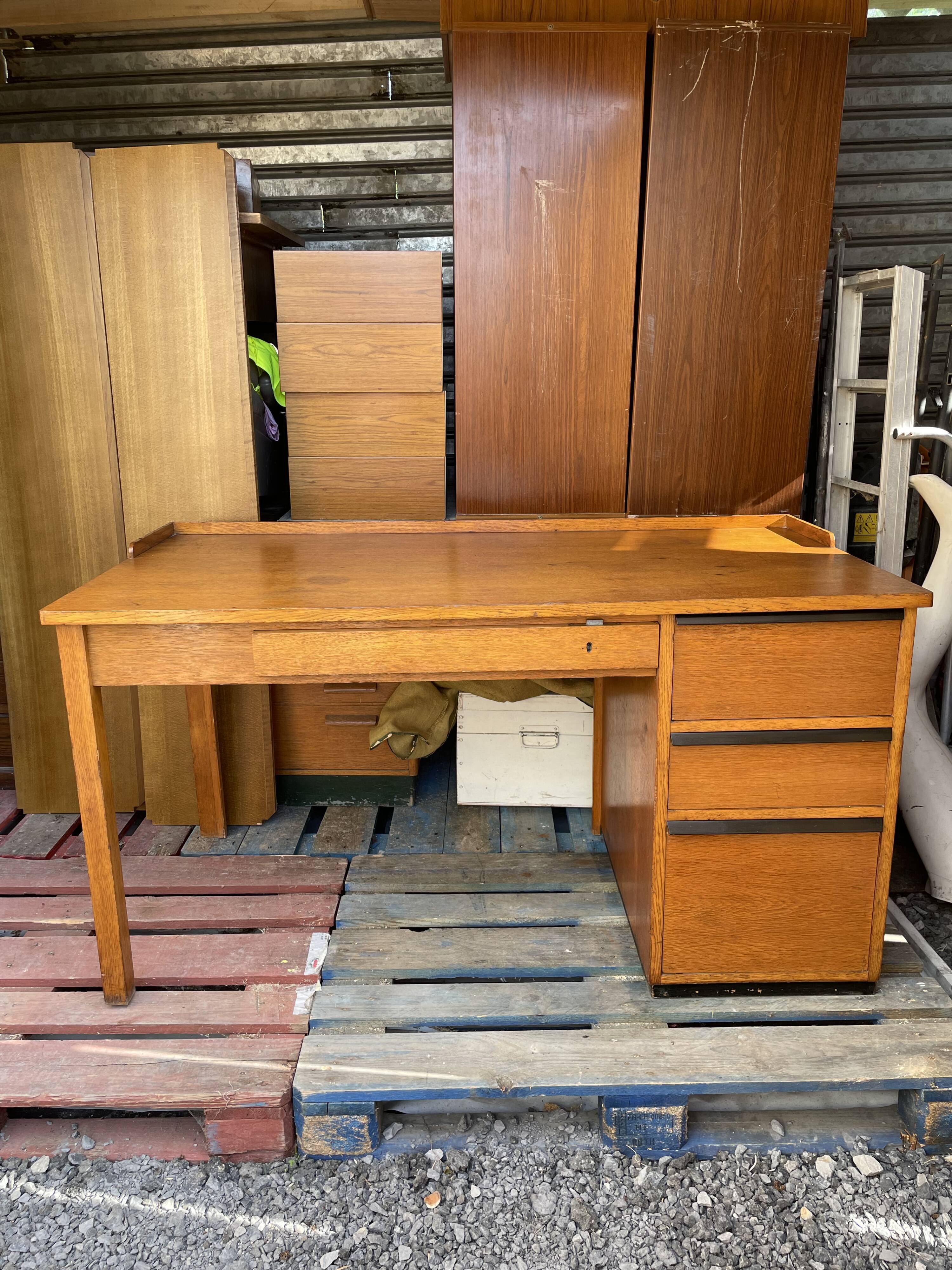 Vintage office year 50