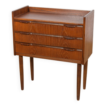 Petite commode en teck des années 60 par Henning Jørgensen pour Fredericia.