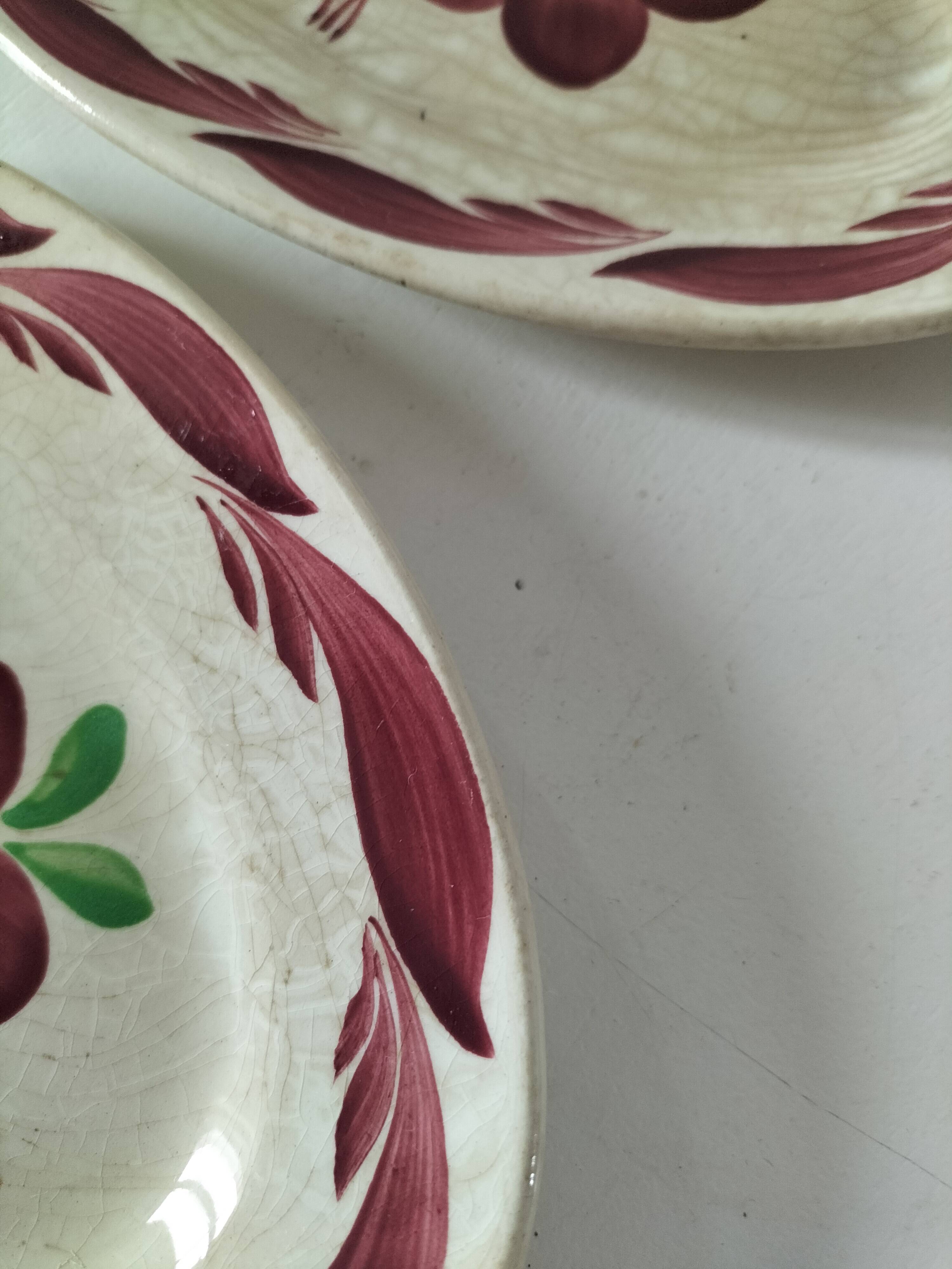 Pair of Gien dishes model Barbizon, hand-painted floral decoration, 1930s-40s.