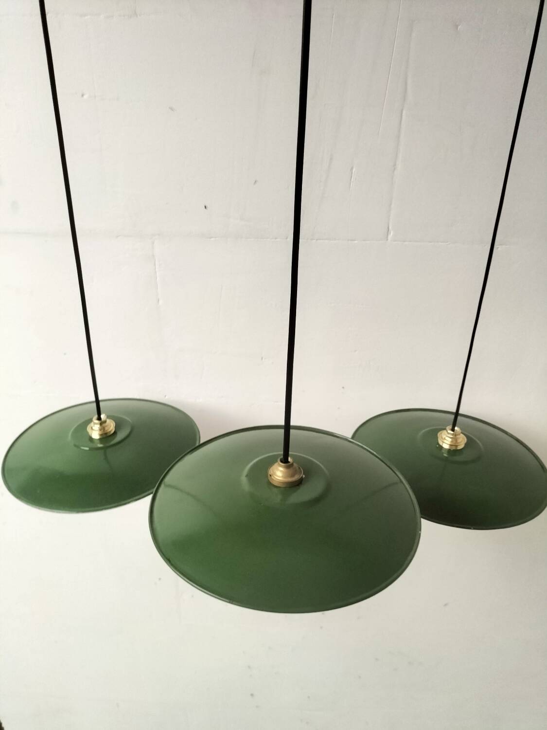 Enamelled sheet metal suspensions