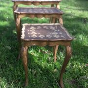 3 tables gigognes in Venian taste