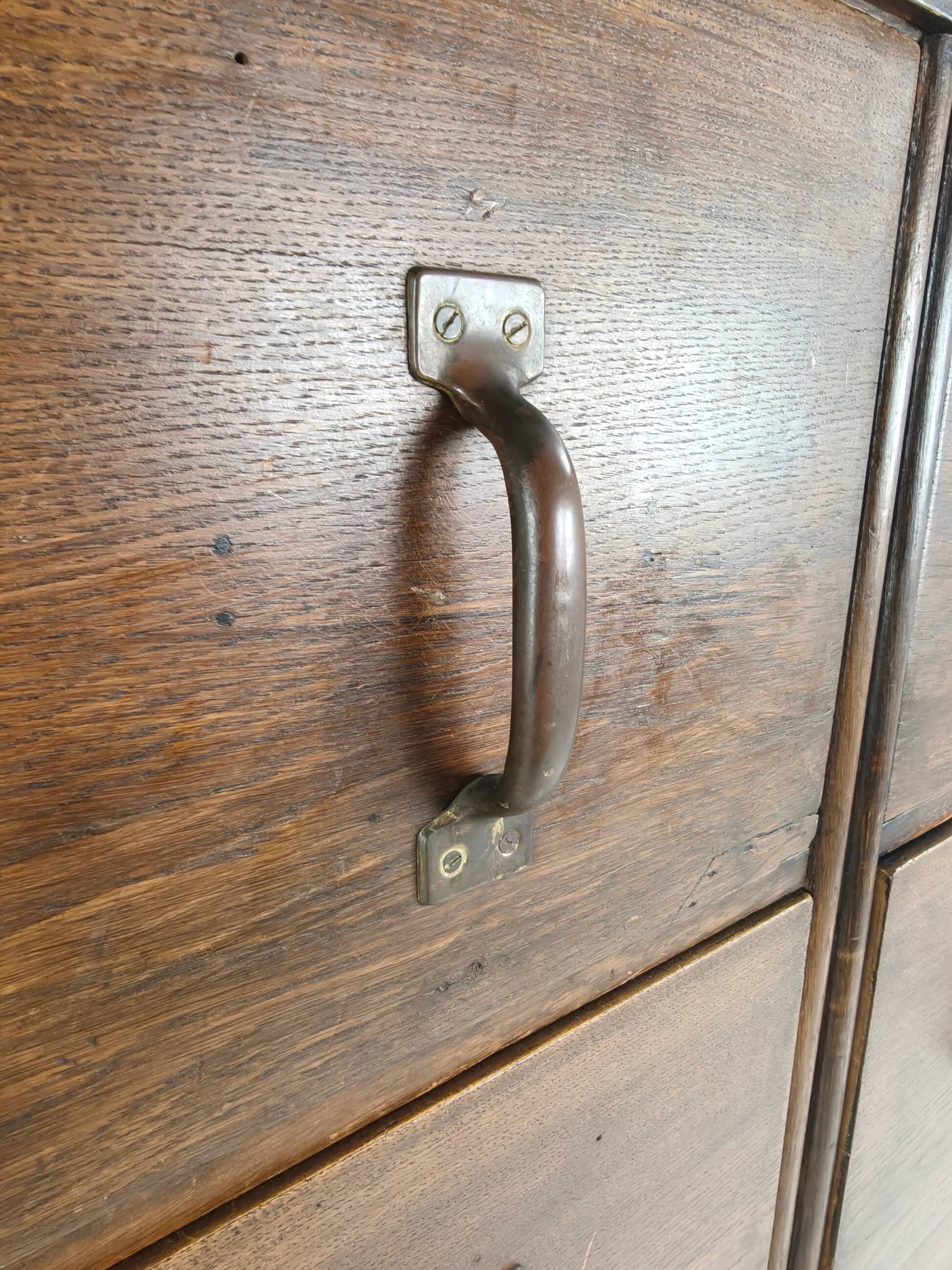 Armoire à archives double en chêne massif – Pays-Bas, 1920–1940