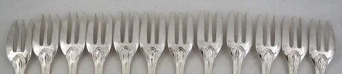 Christofle Spatours, 12 cake forks, silver-plated, excellent condition.