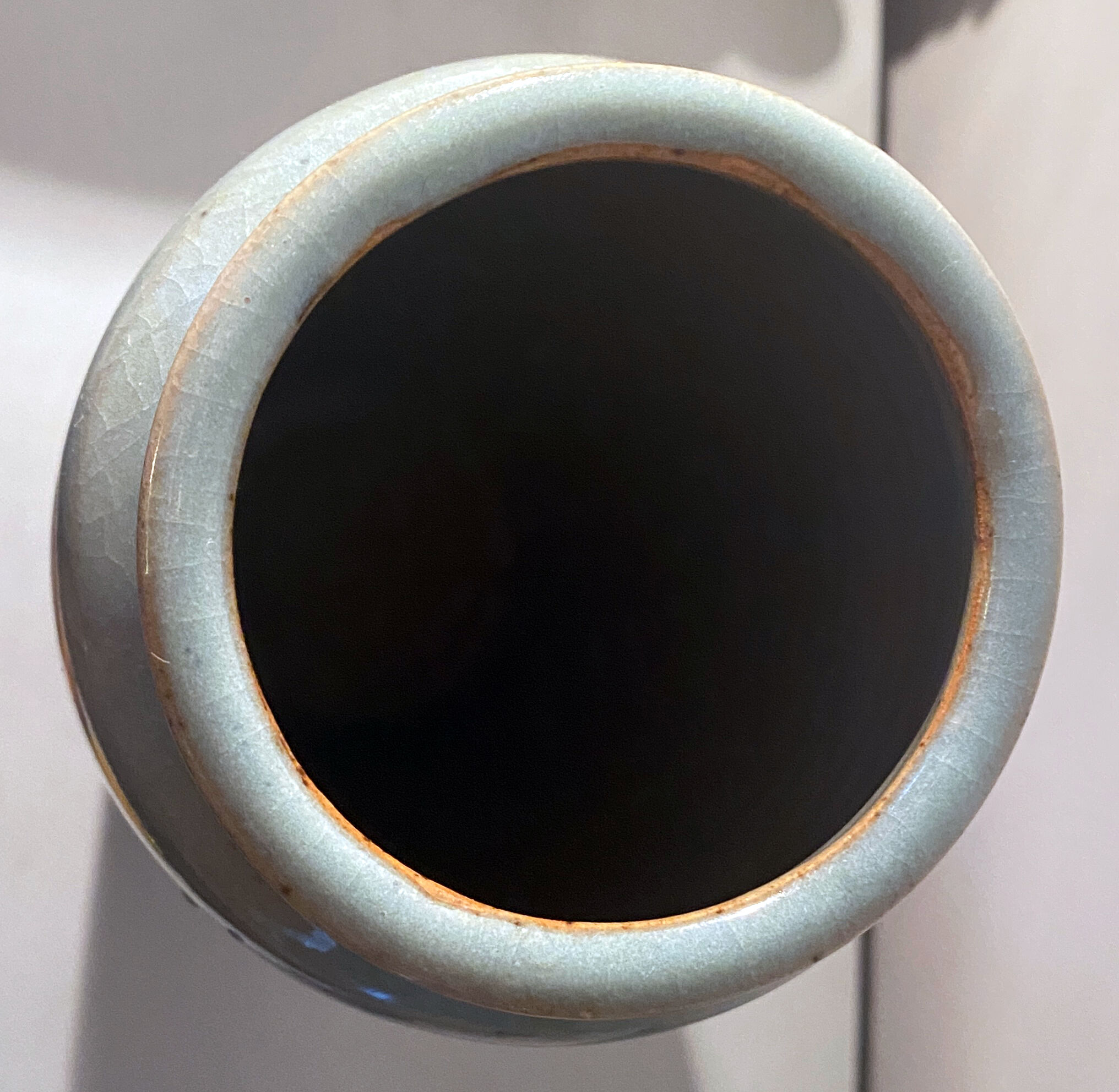 Vase scroll Senozan Tournus stamped ceramic Art