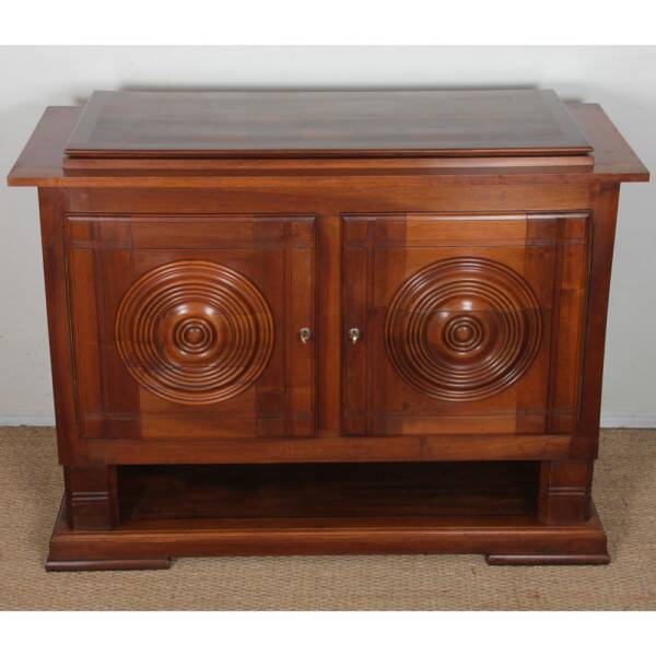 Buffet en noyer dans le goût de Charles Dudouyt, 1940