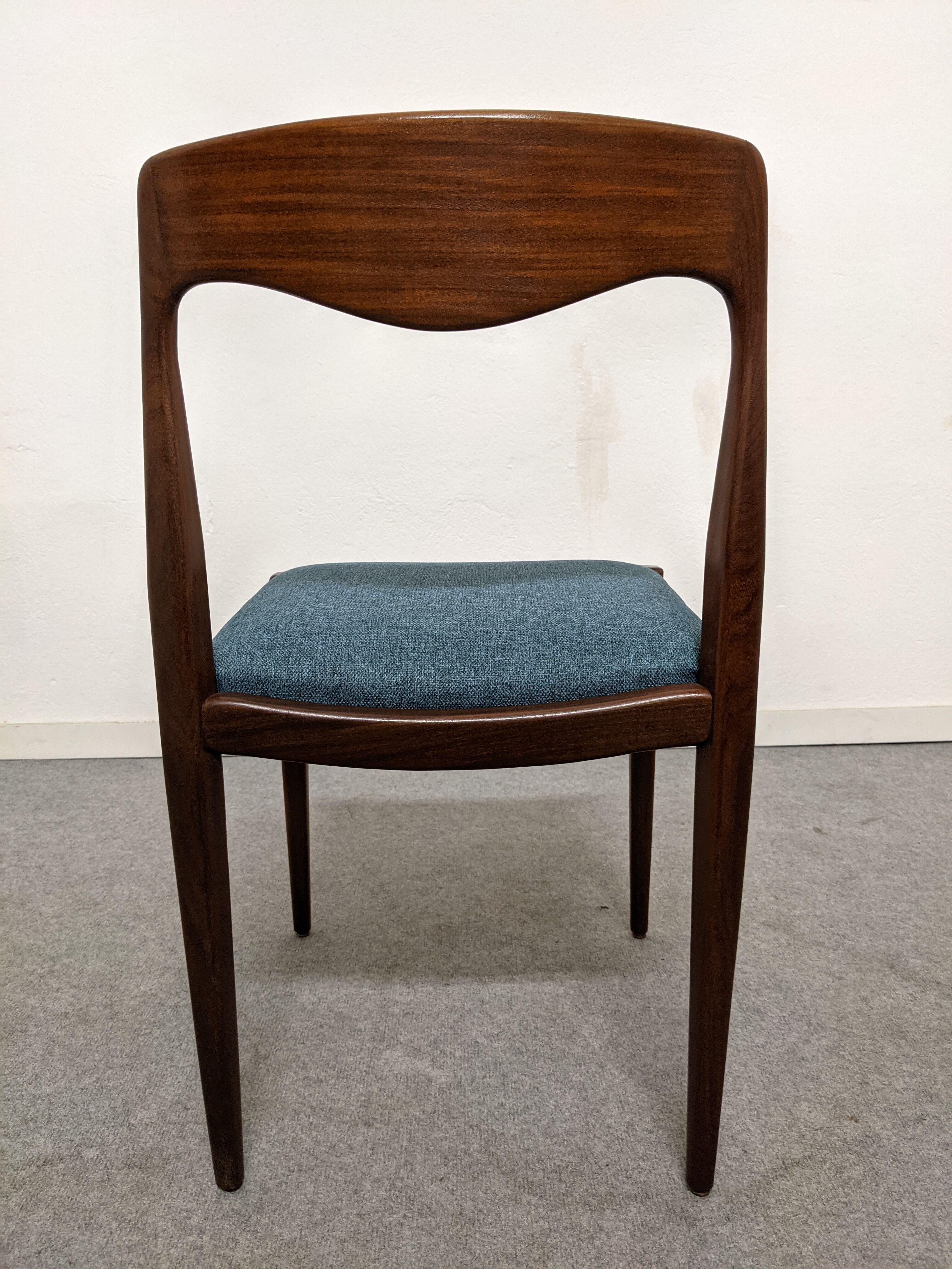 Set of 6 Danish teak chairs from the 60s/70s