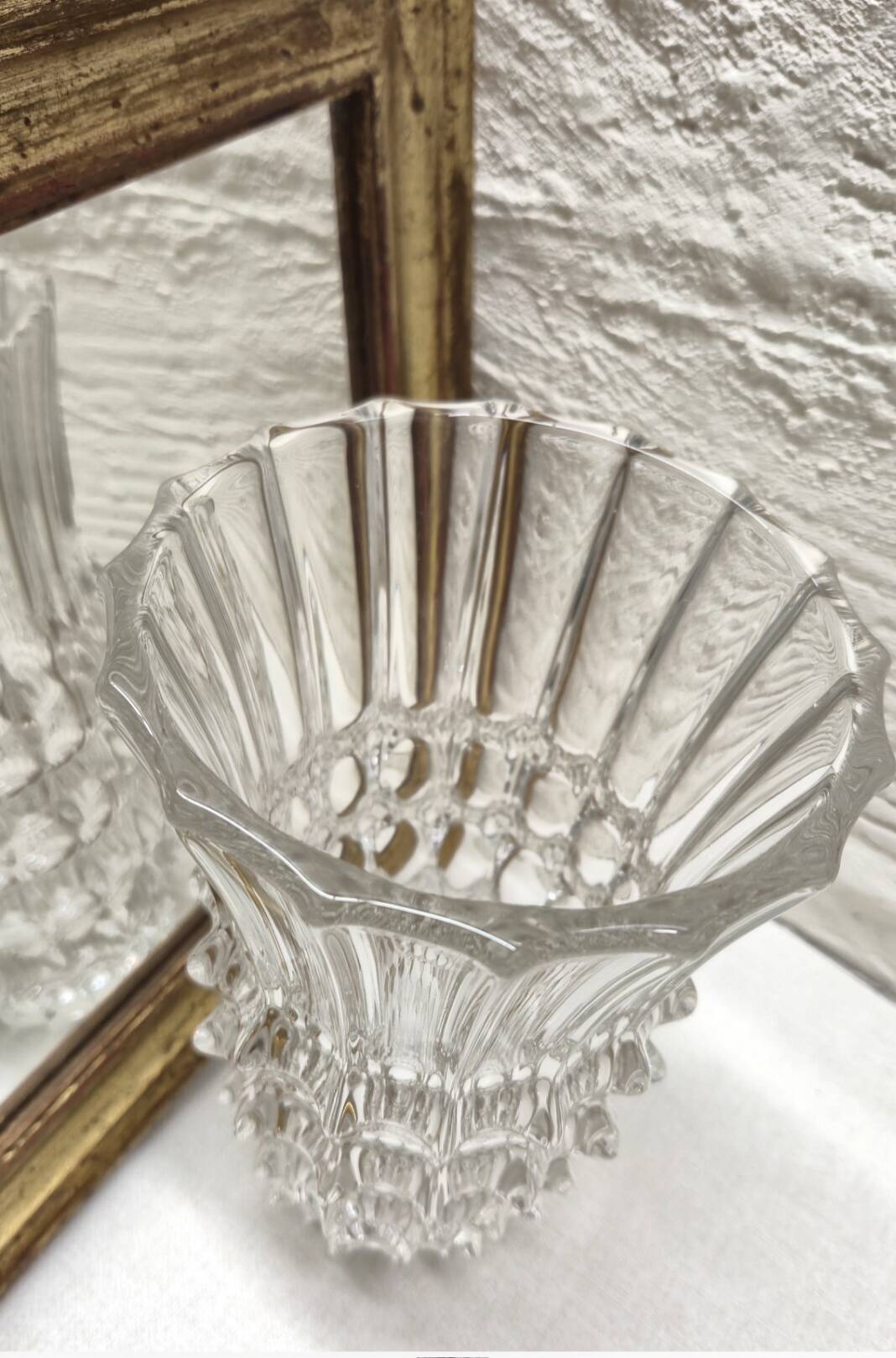 Cut glass vase with diamond points