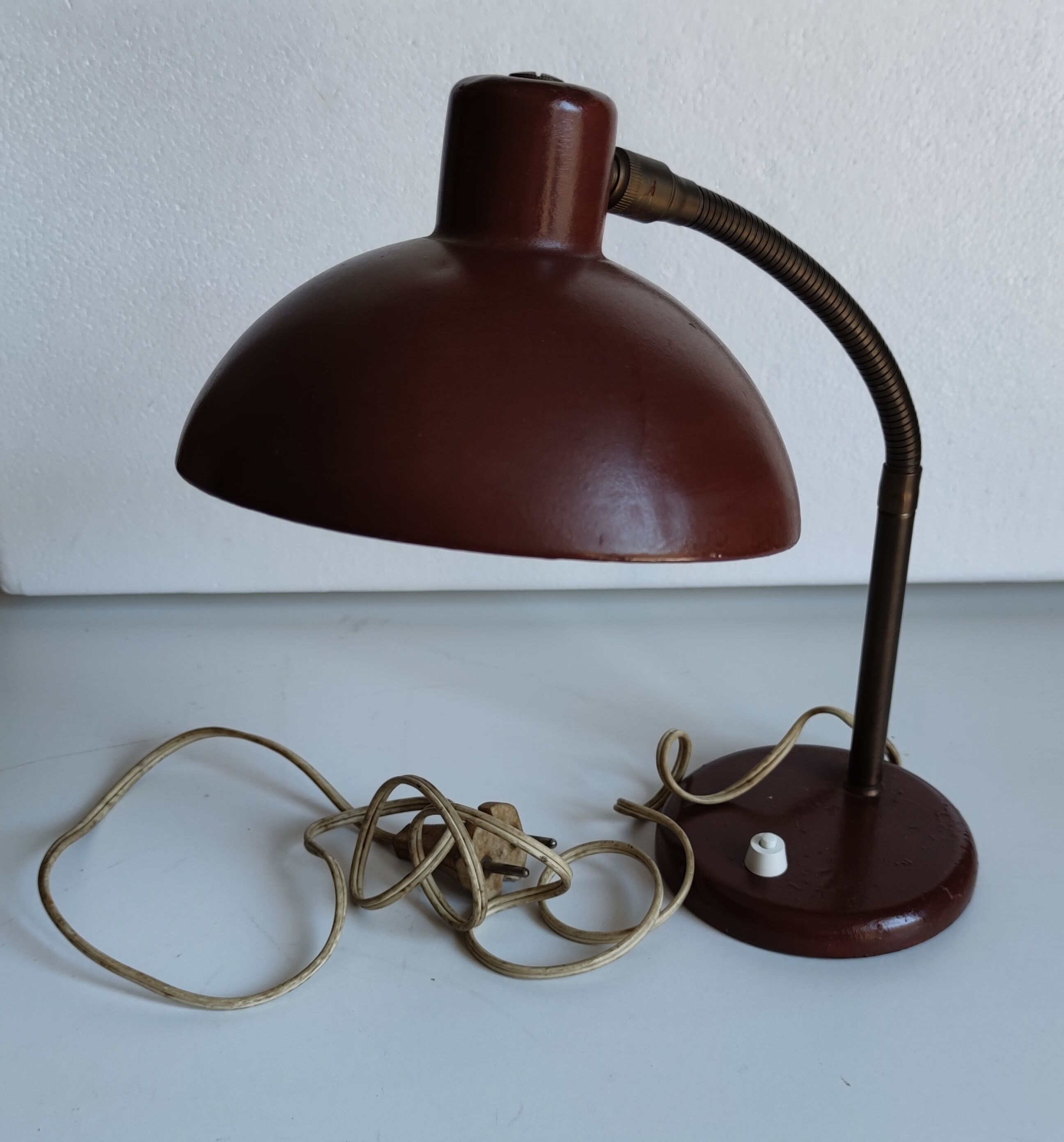 Desk lamp