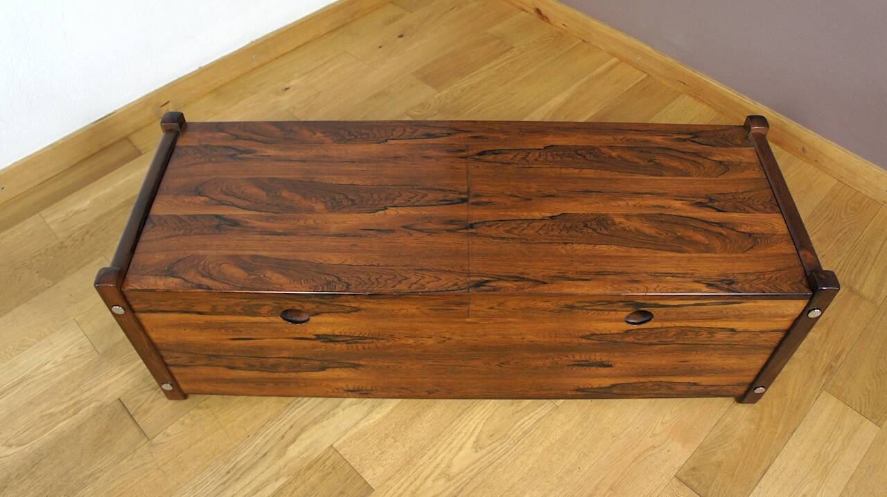 Coffre en Palissandre de Rio Réalisé par Sergio Rodrigues Design Brésilien