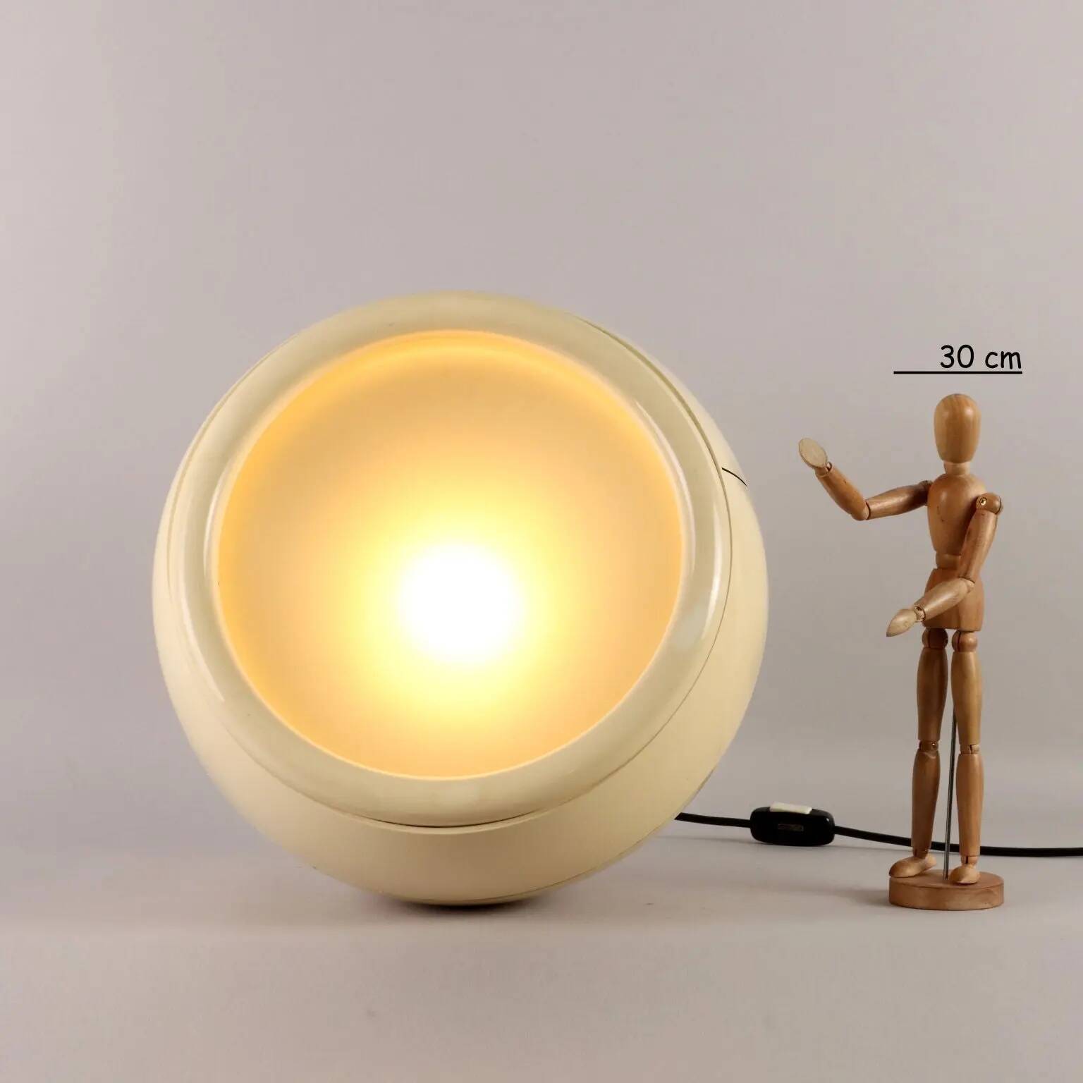 Pallade lamp by Artemide Design Studio, vintage 1970s.