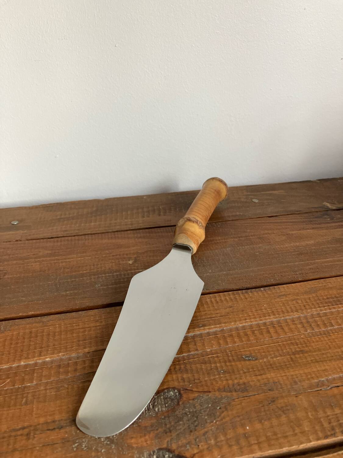 Bamboo pie server