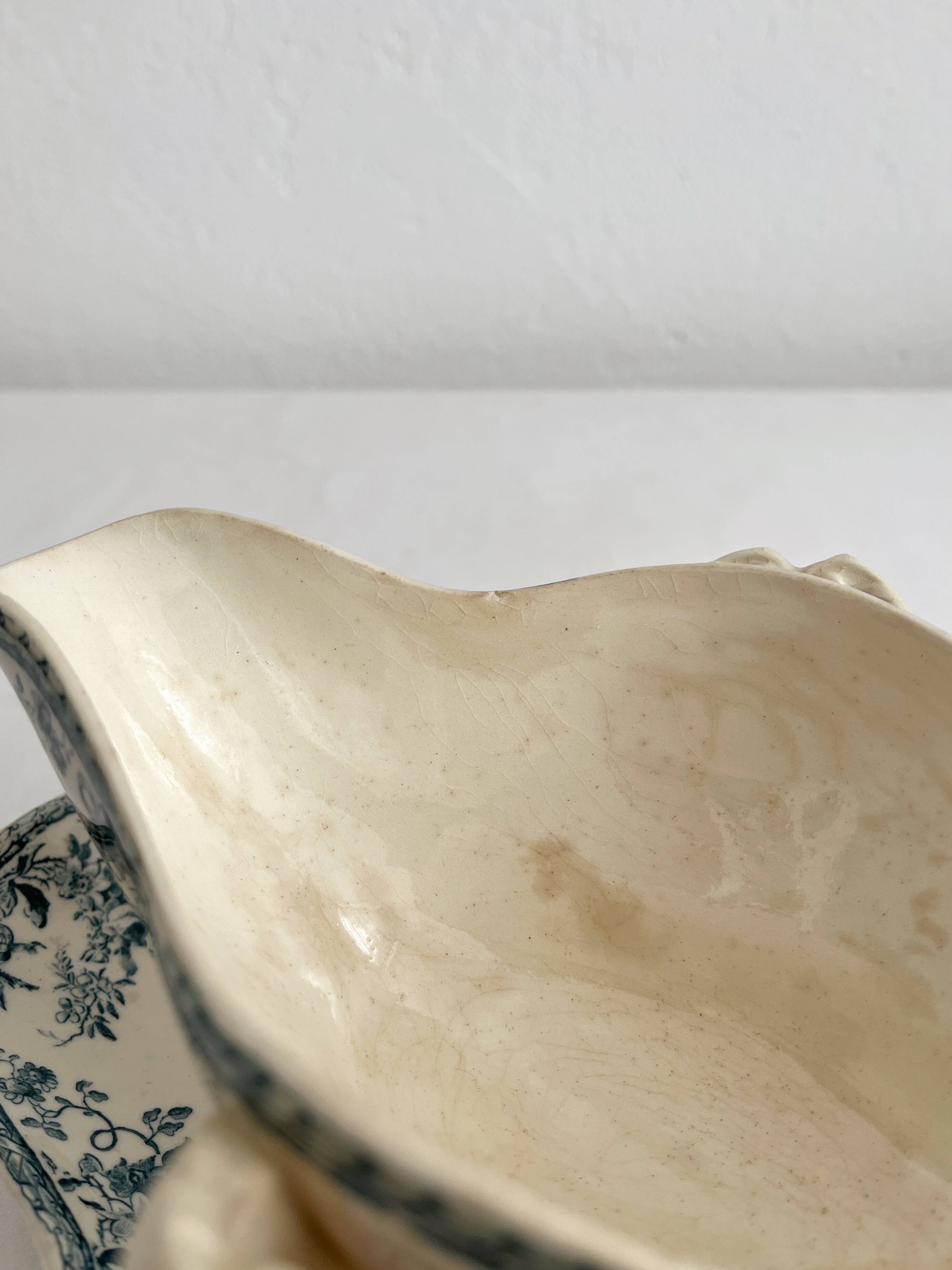 Opaque ironstone sauce boat "Bouquets of roses" from Gien