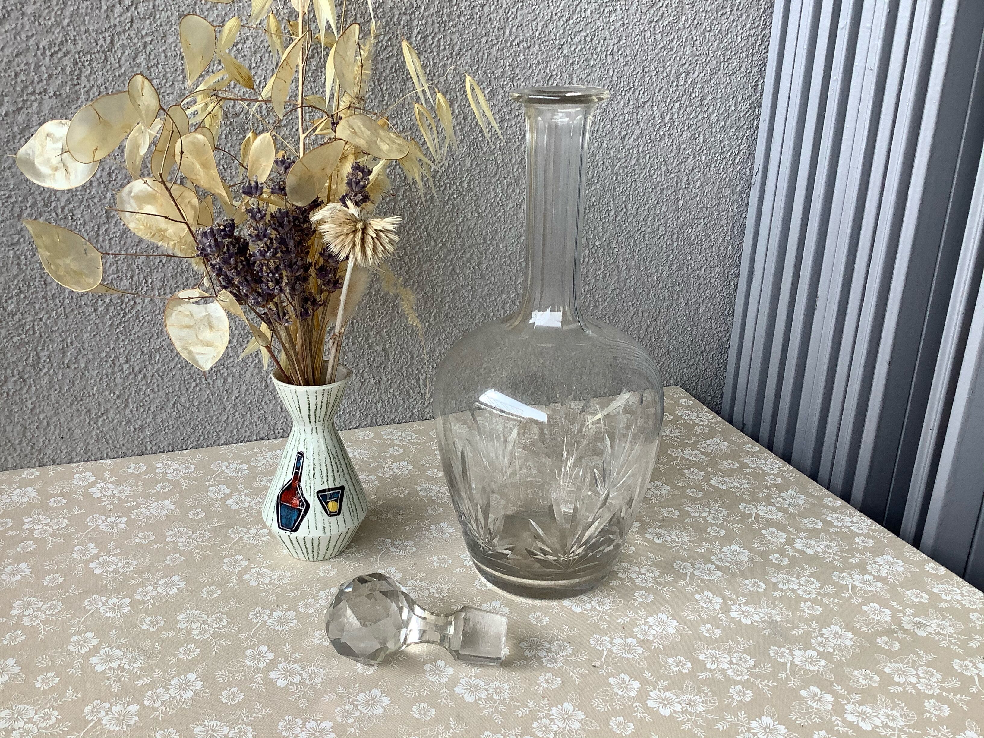 Carafe to decant the blown crystal wine