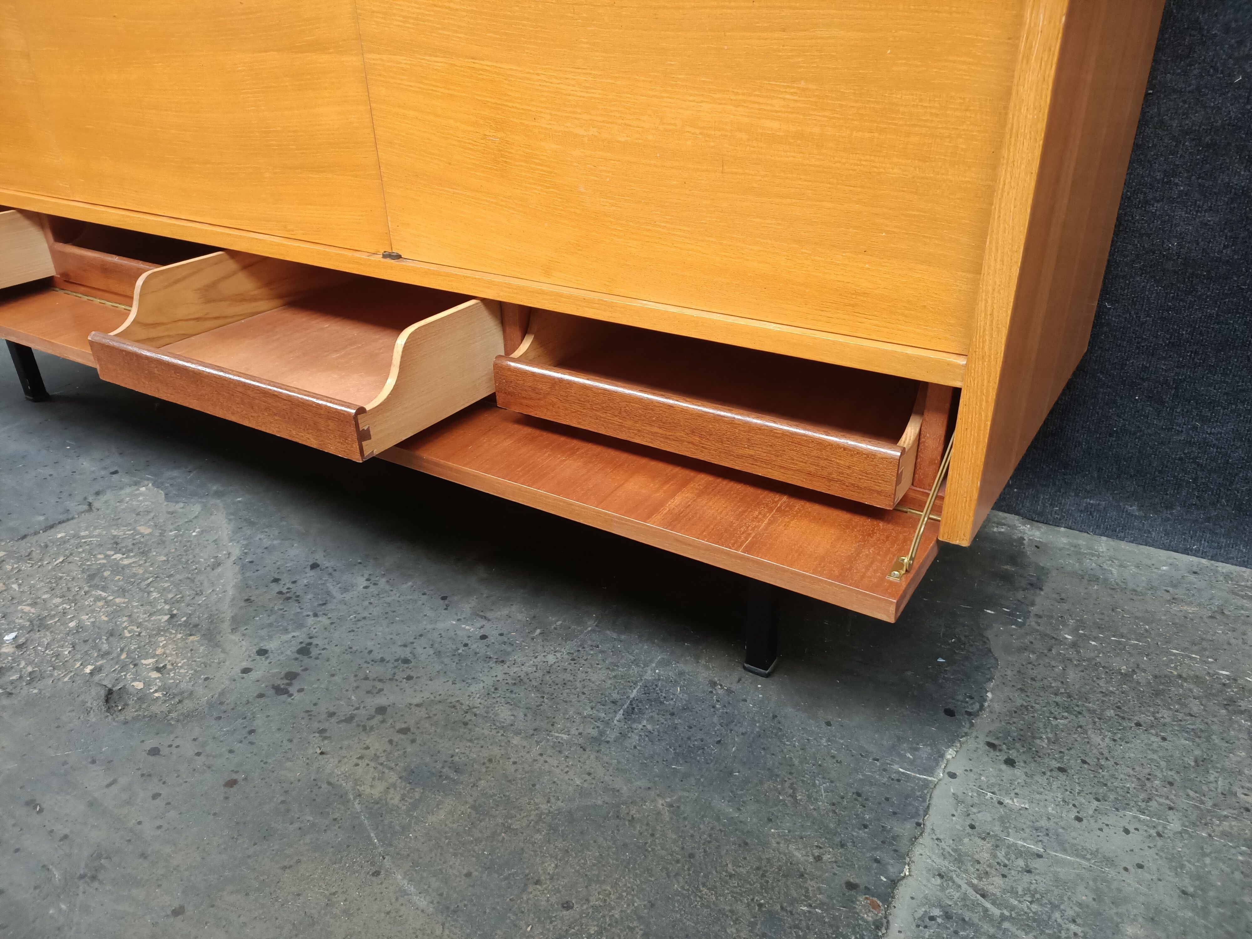 Buffet cabinet Gérard gueemonprez vintage