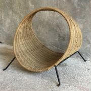 Magazine rack or log holder in wicker and metal - 1950s design