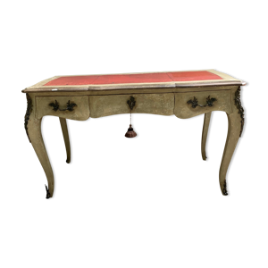 Table ancienne rouge
