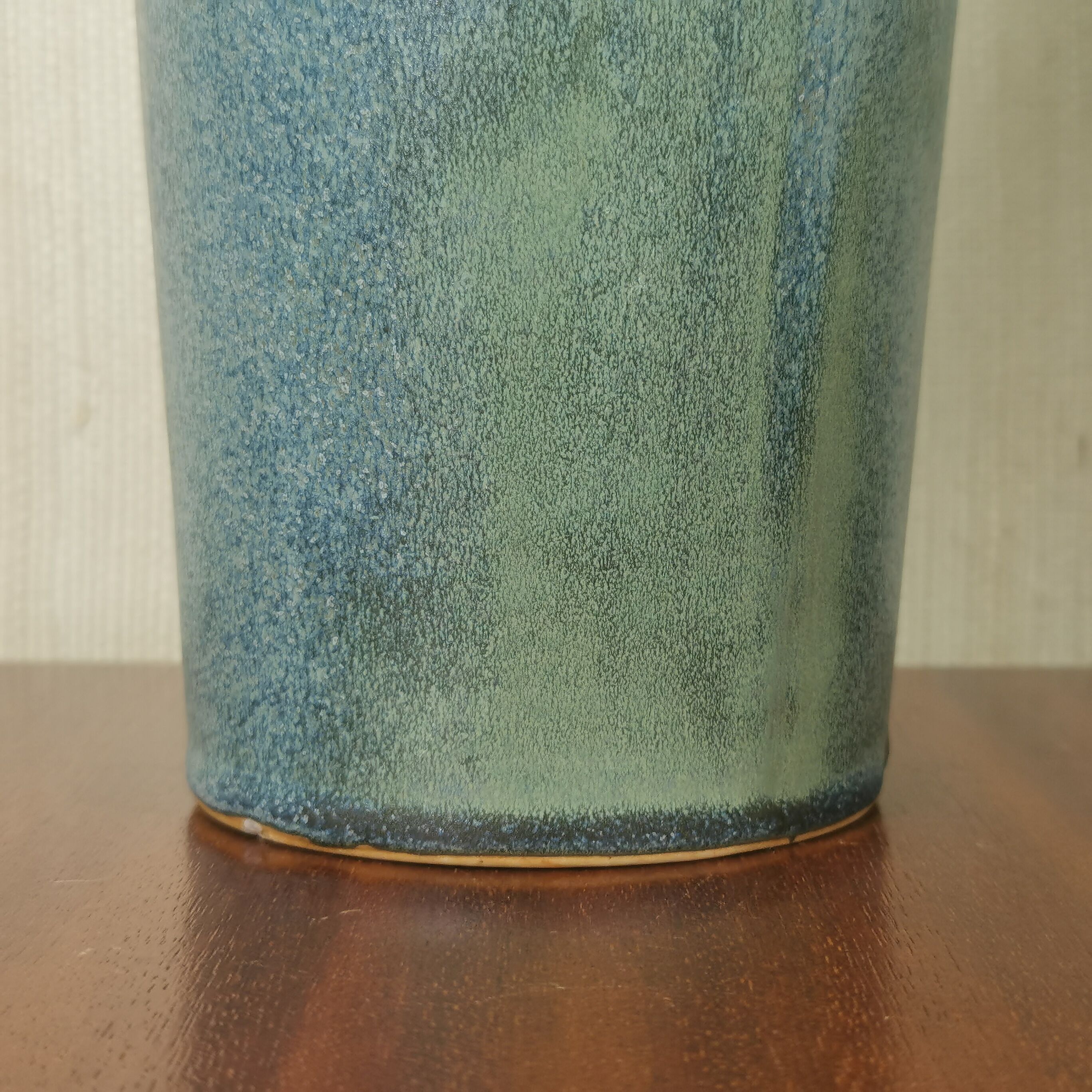 Denbac sandstone vase