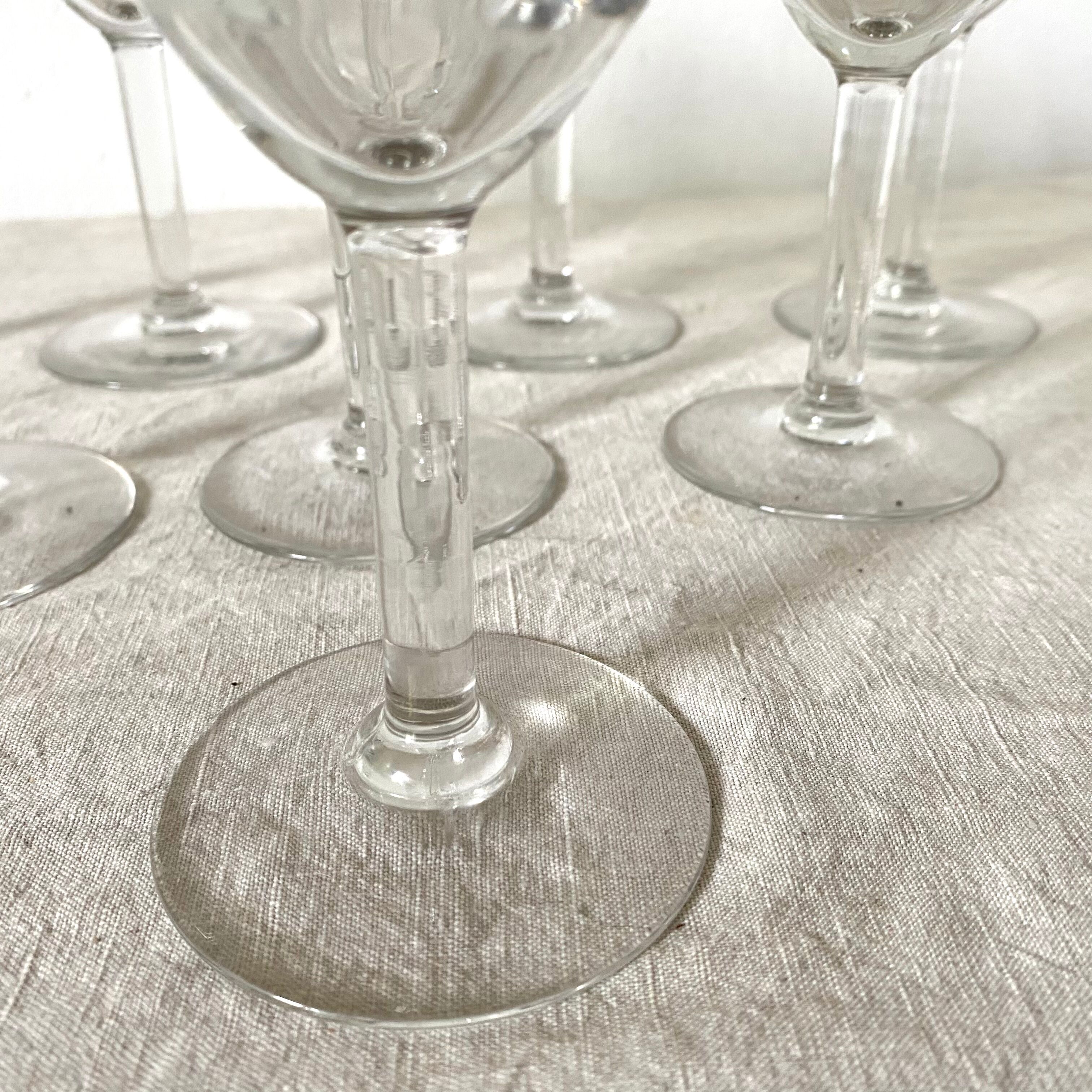 Wine glasses carved floral decoration