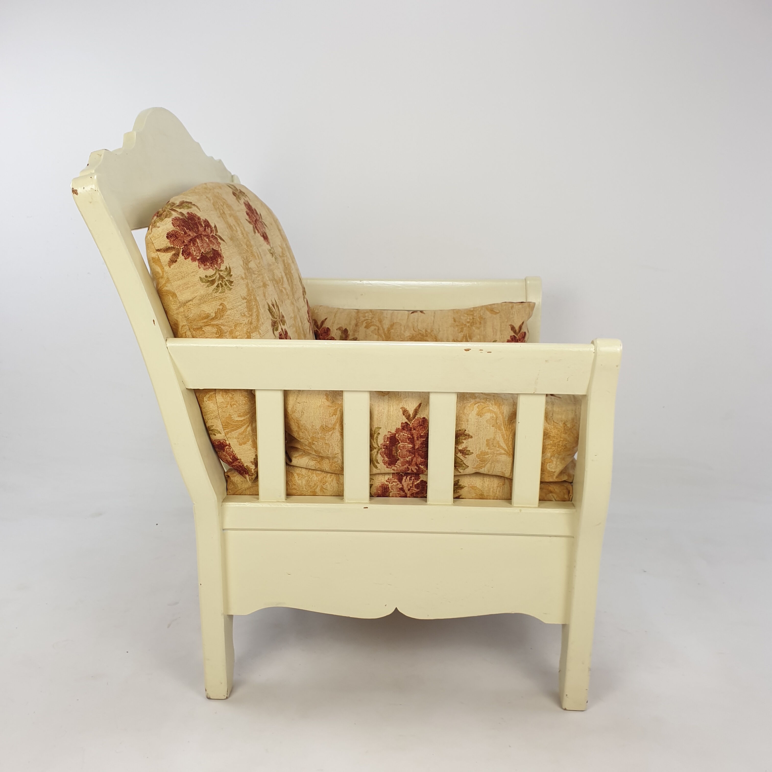 Fauteuil en bois avec des fleurs, années 80