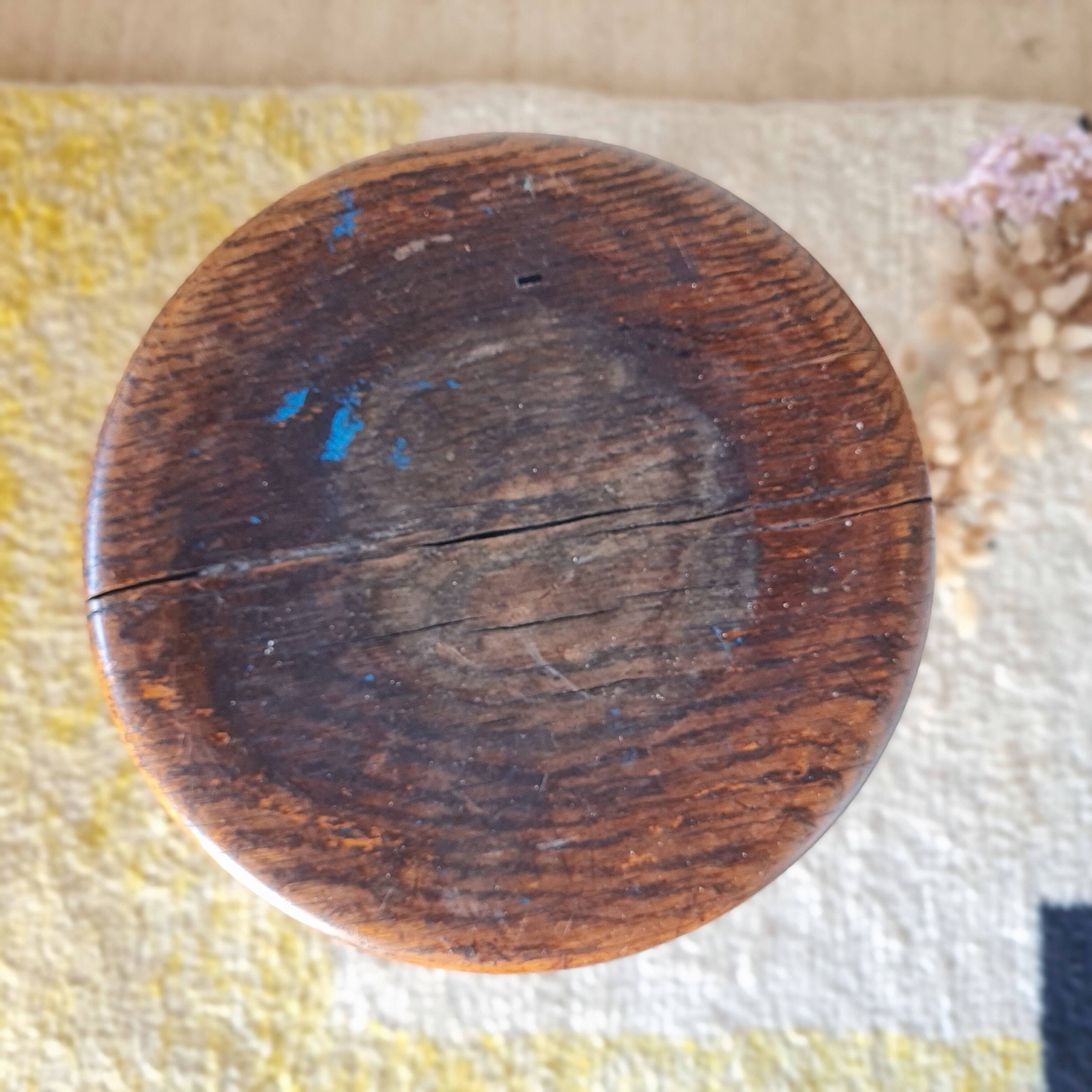 Tabouret haut d'atelier patiné
