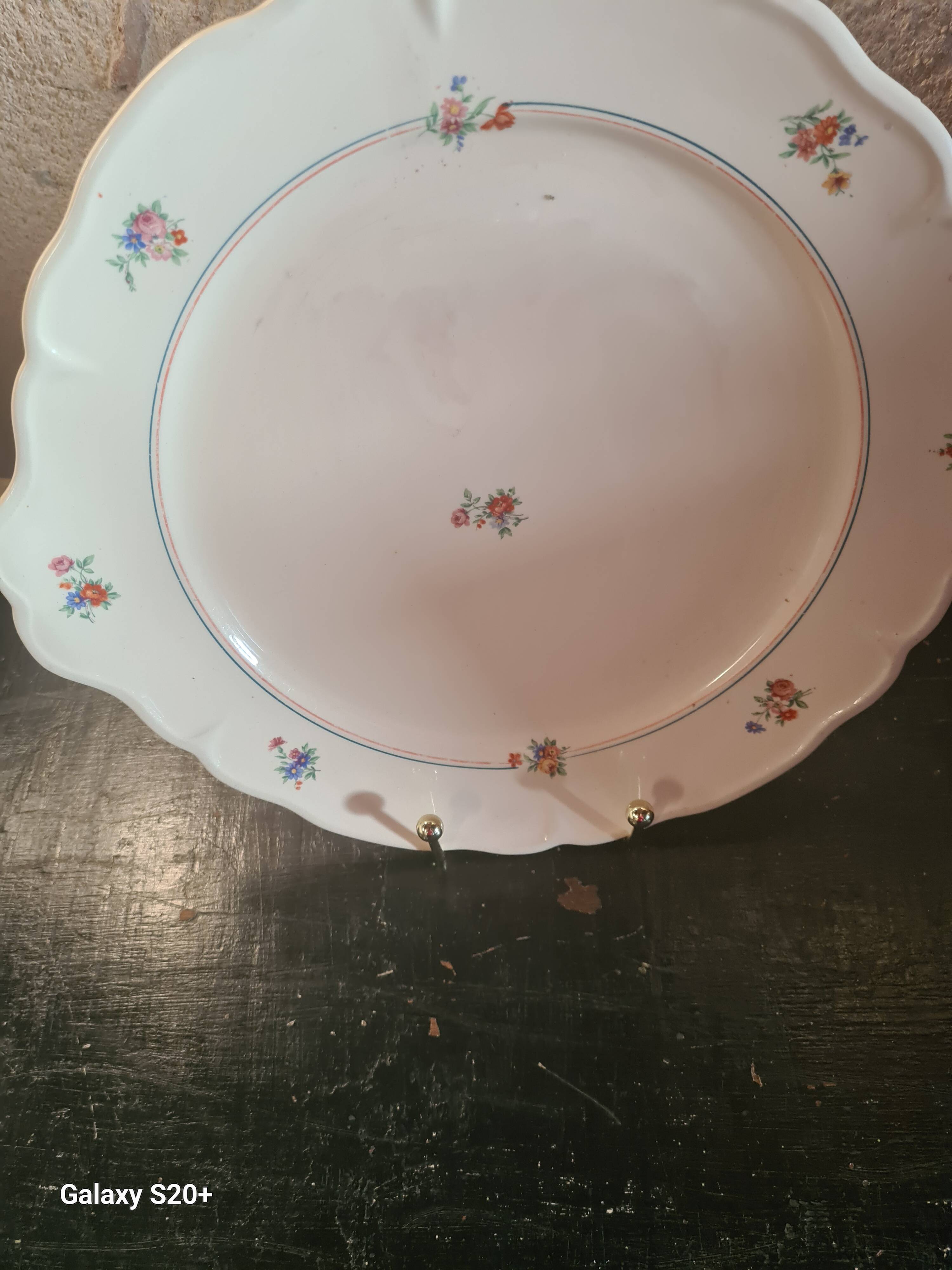 Dessert service mill of the wolves