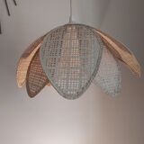 Vintage straw flower suspension