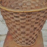 Vintage basket in rattan braid