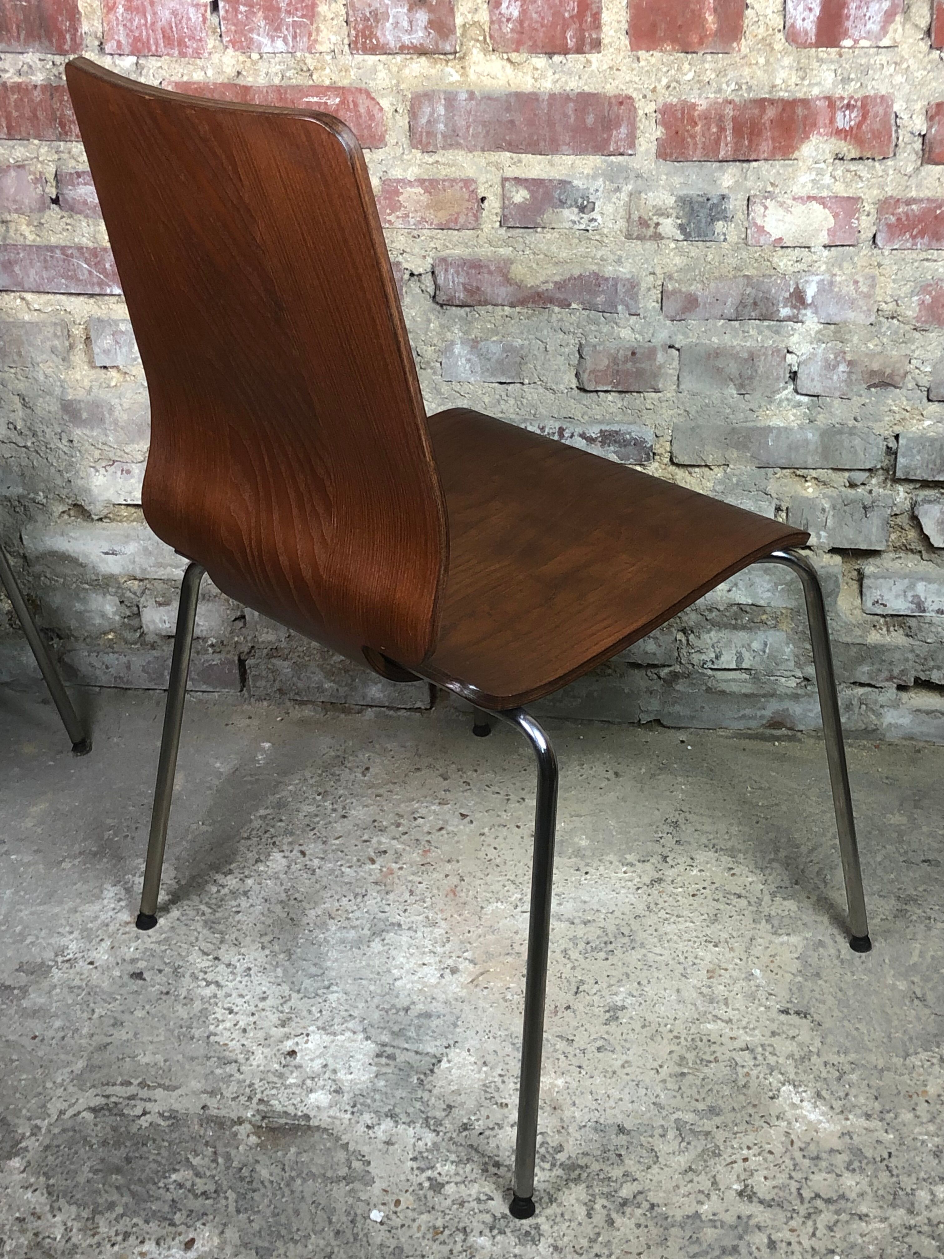 Vintage Scandinavian chairs in thermoformed wood 1970
