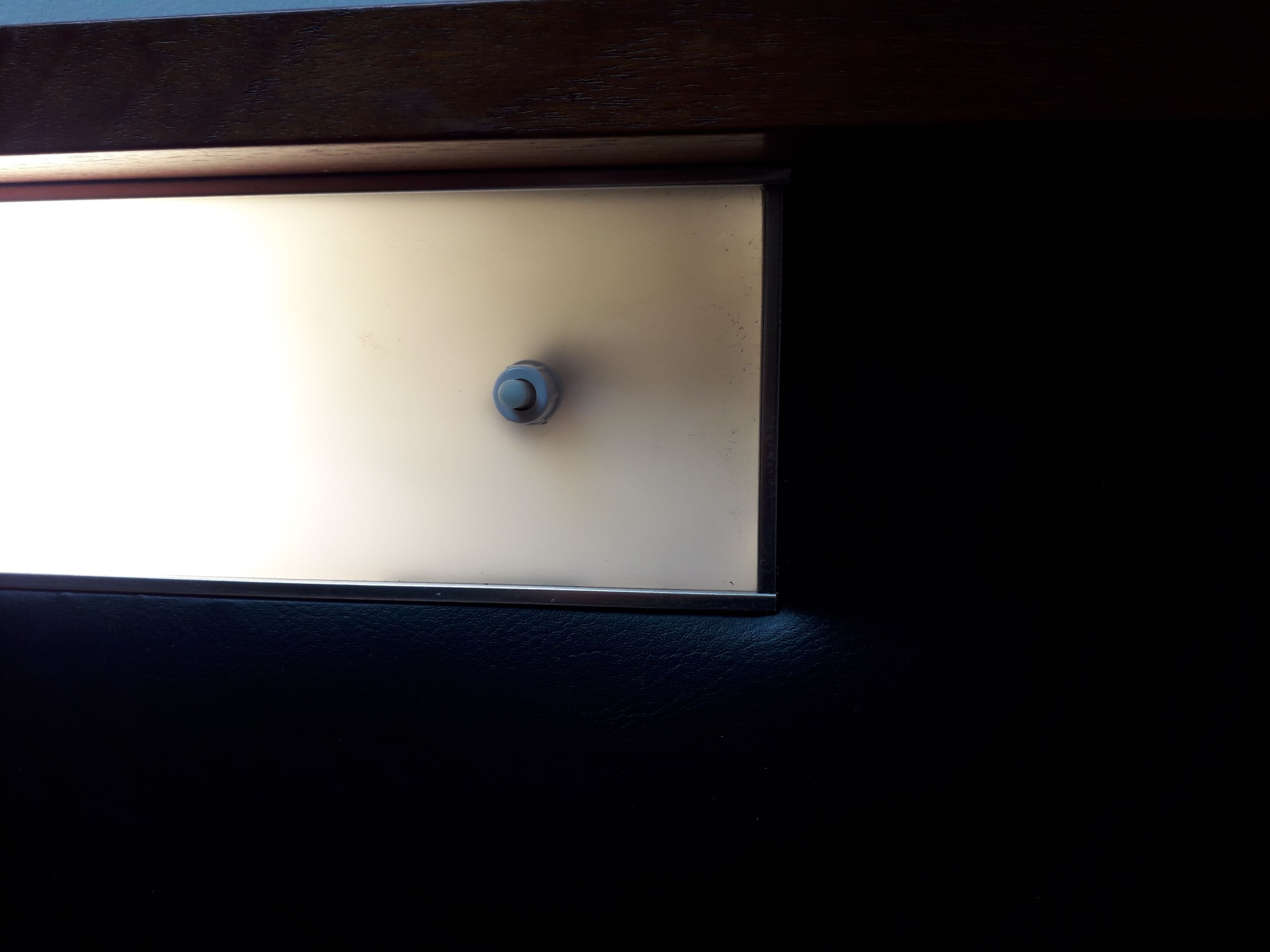 Bedhead with built-in appliques