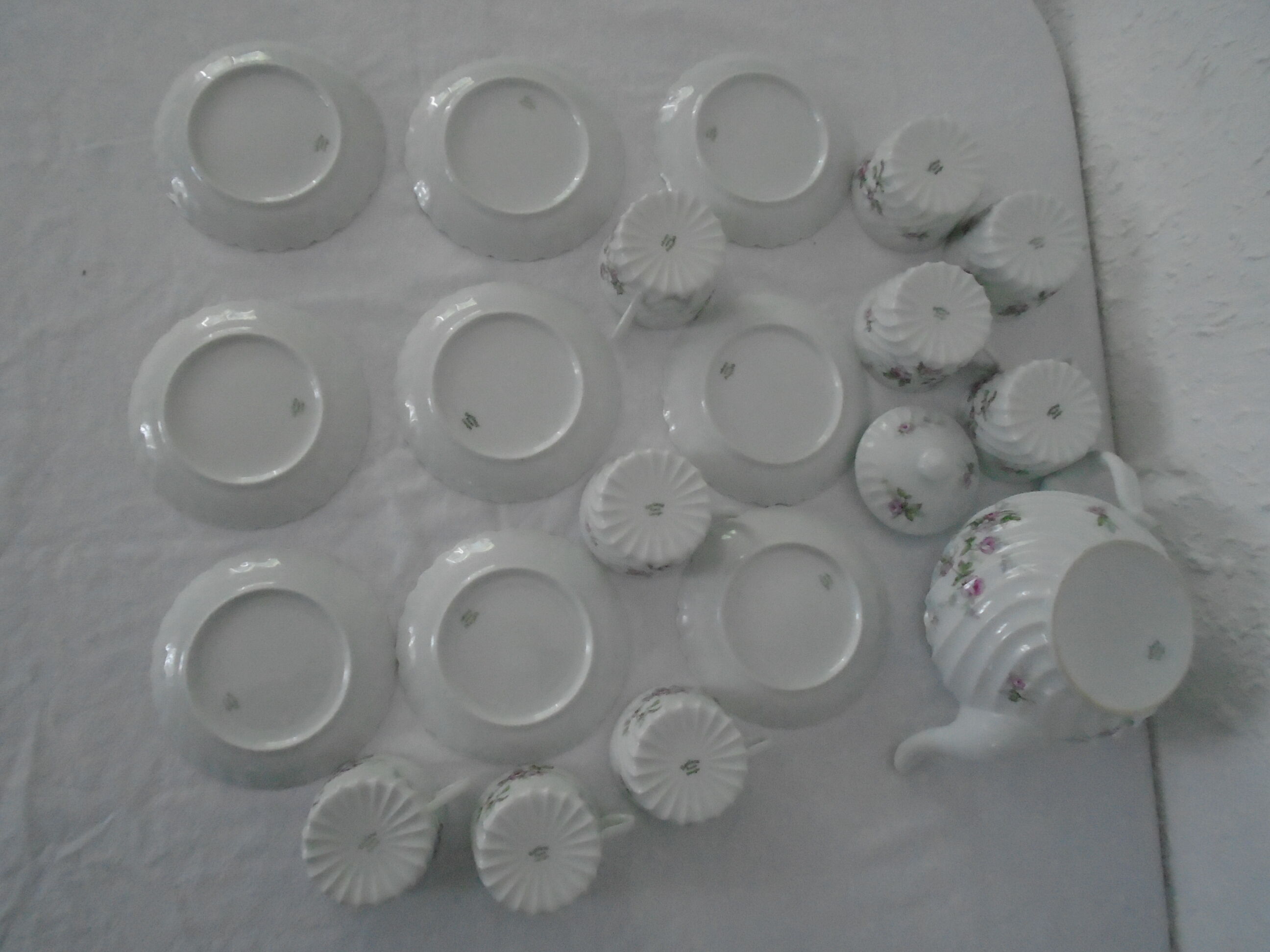 Service 9 Cups & Teapot Haviland model Sylvie small roses Limoges porcelain