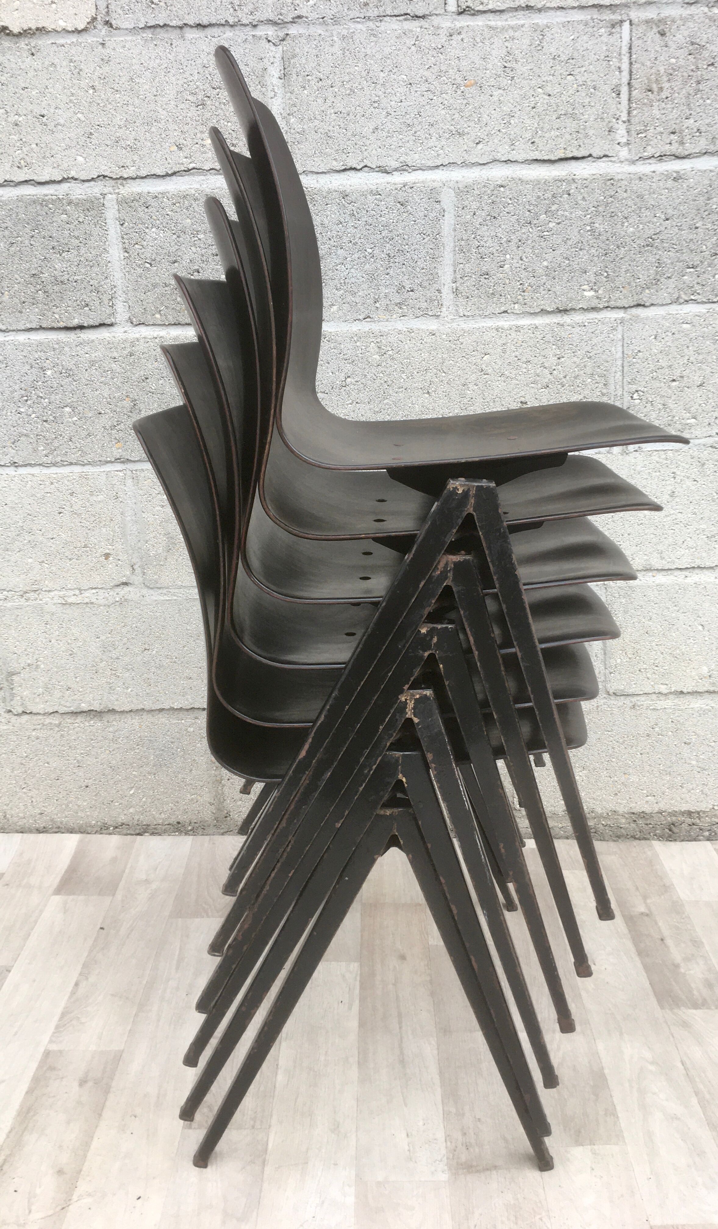 Set of 6 Dutch design and vintage chairs S22