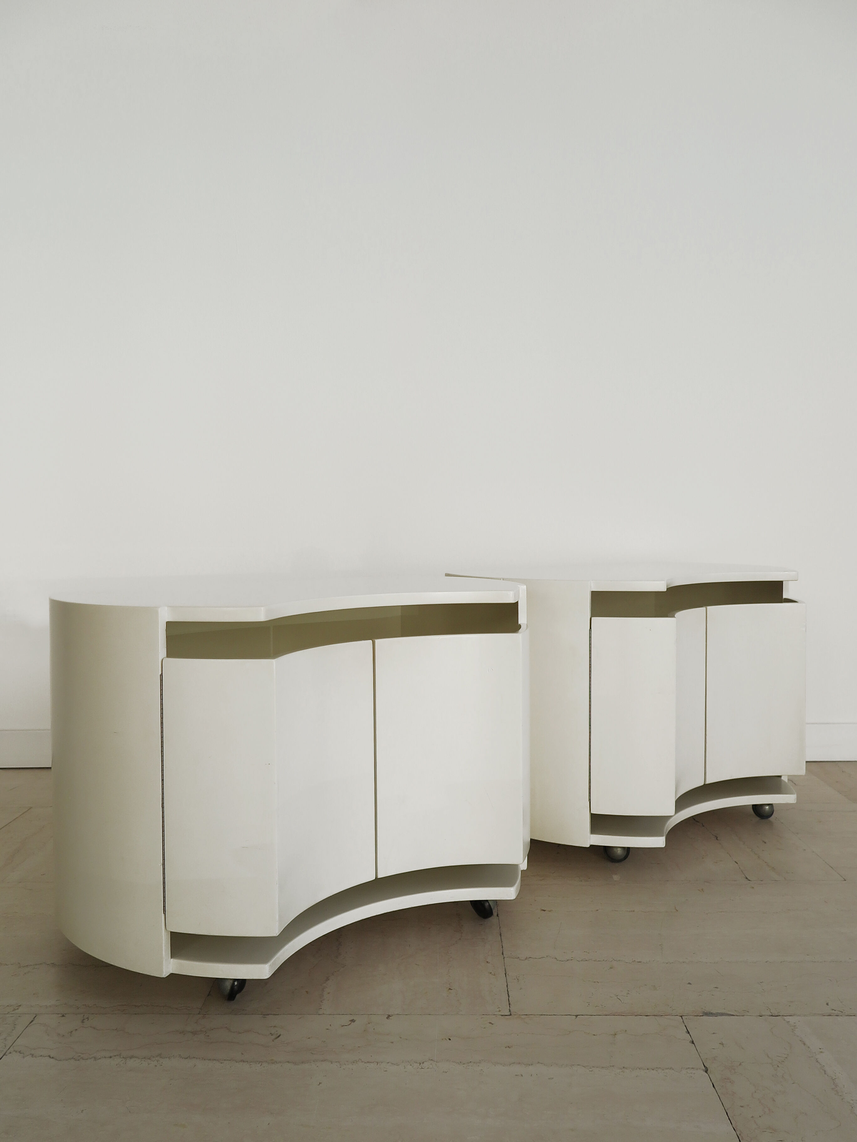 Simon Gavina Italian white lacquered wood  nigthstands, 1970s