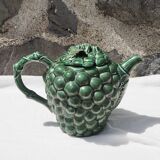 Green slurry teapot, grape pattern