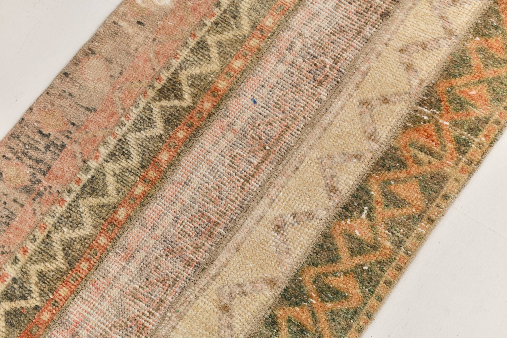 2x9 Vintage Brown & Cream Turkish Runner Rug, 60x263Cm