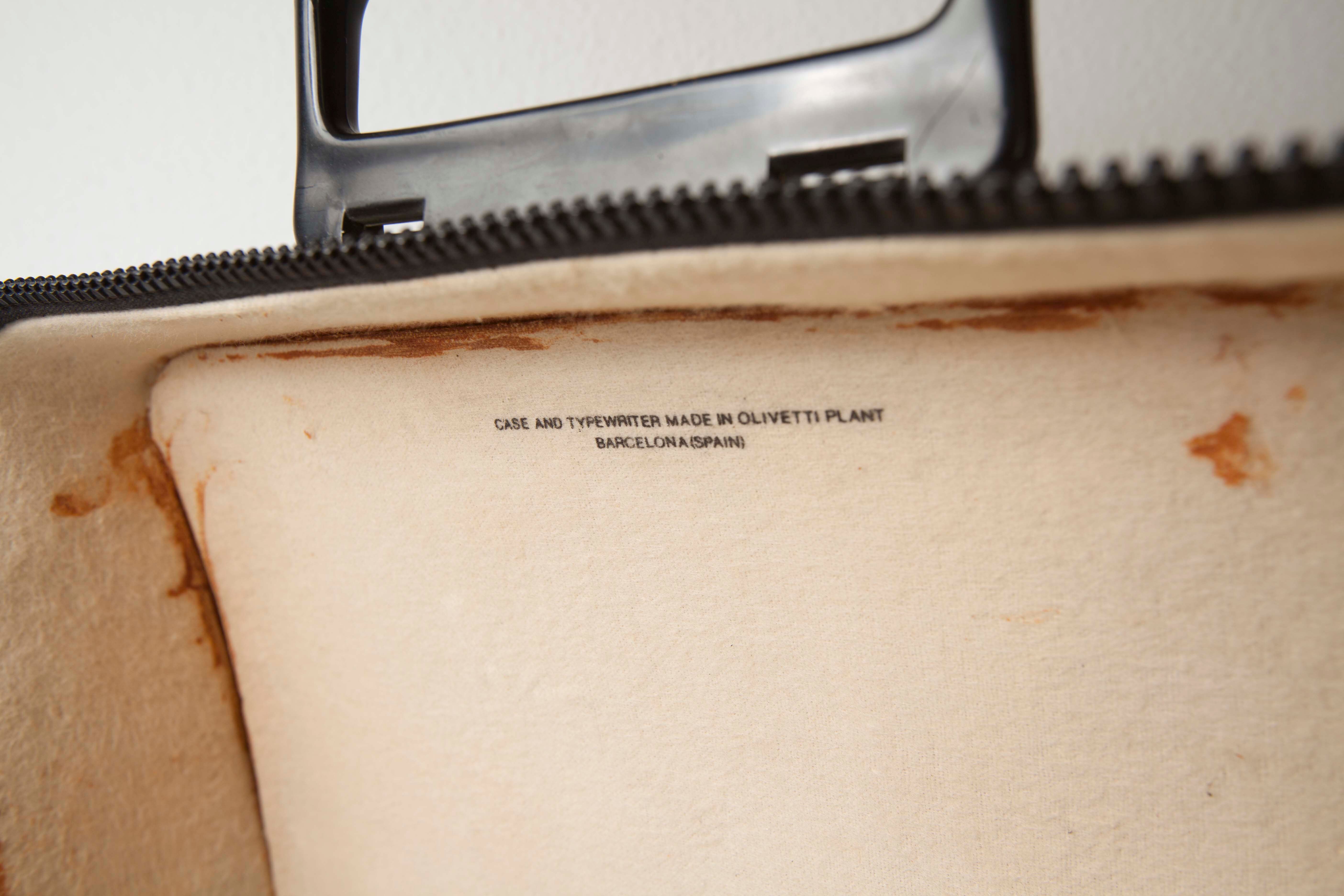 Olivetti Lettera 32 typewriter