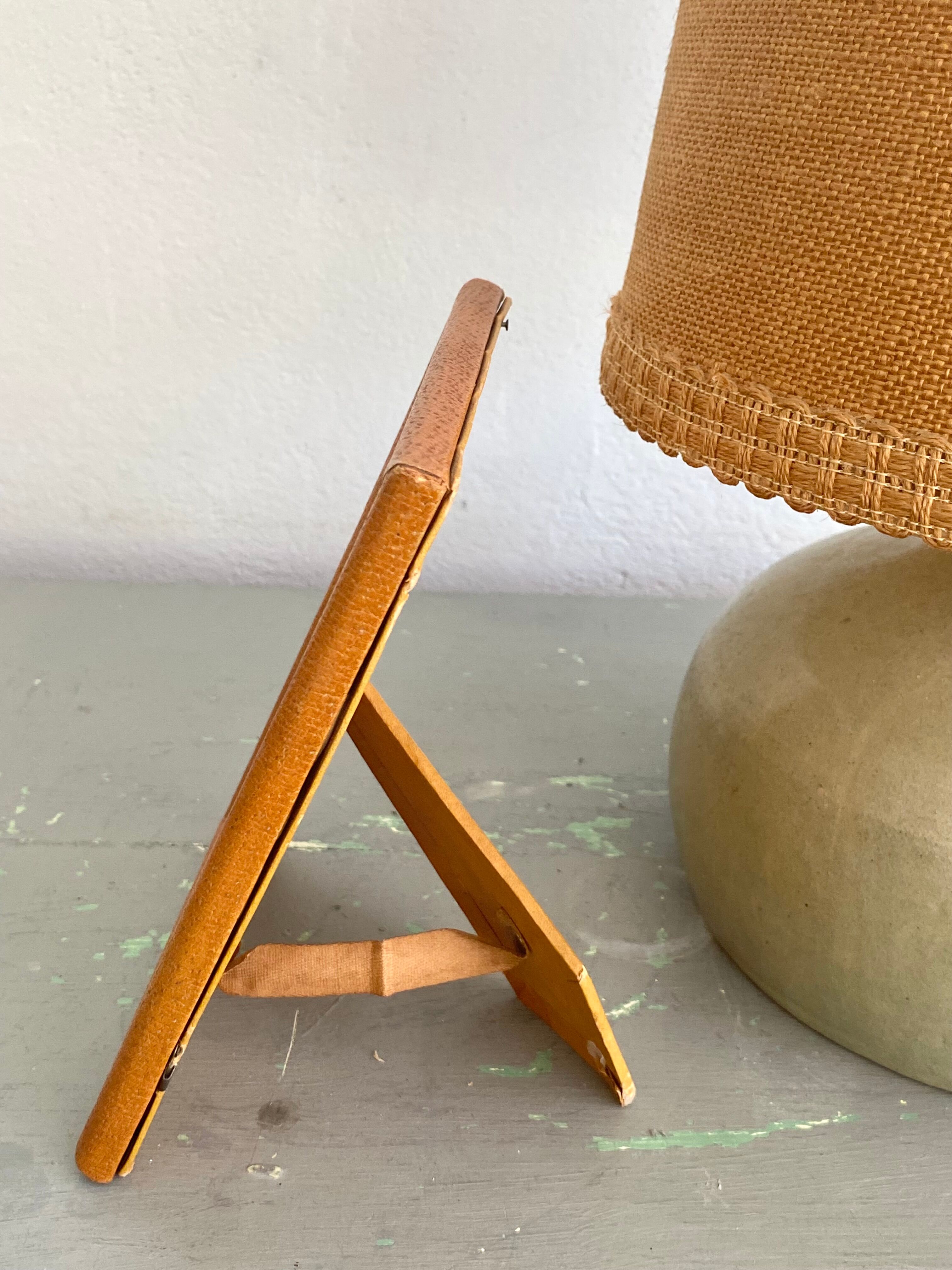 Frame in leather 60s