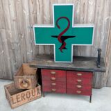 Light sign pharmacy caducée