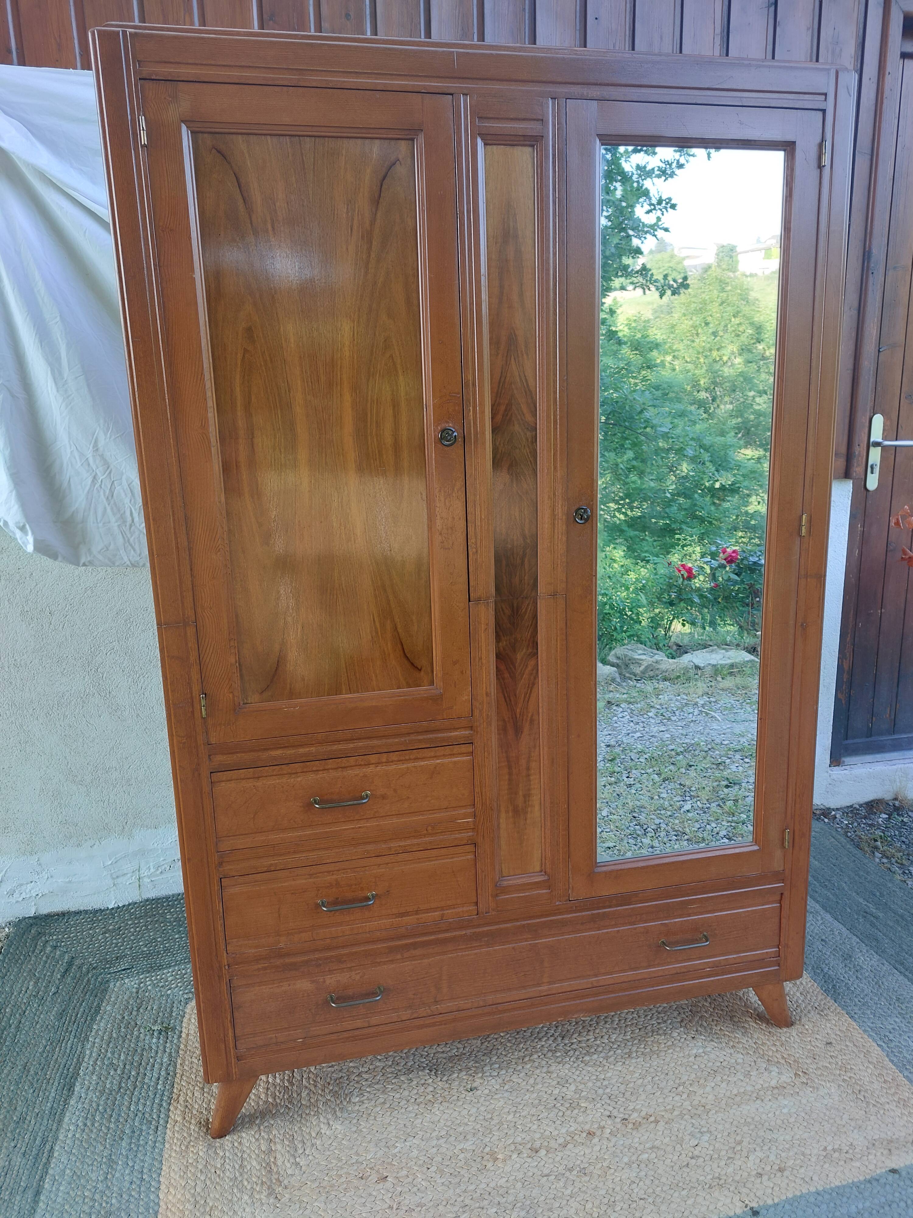 triple function wardrobe, compass feet
