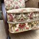 Fauteuil anglais cannage et velours , style Chippendale